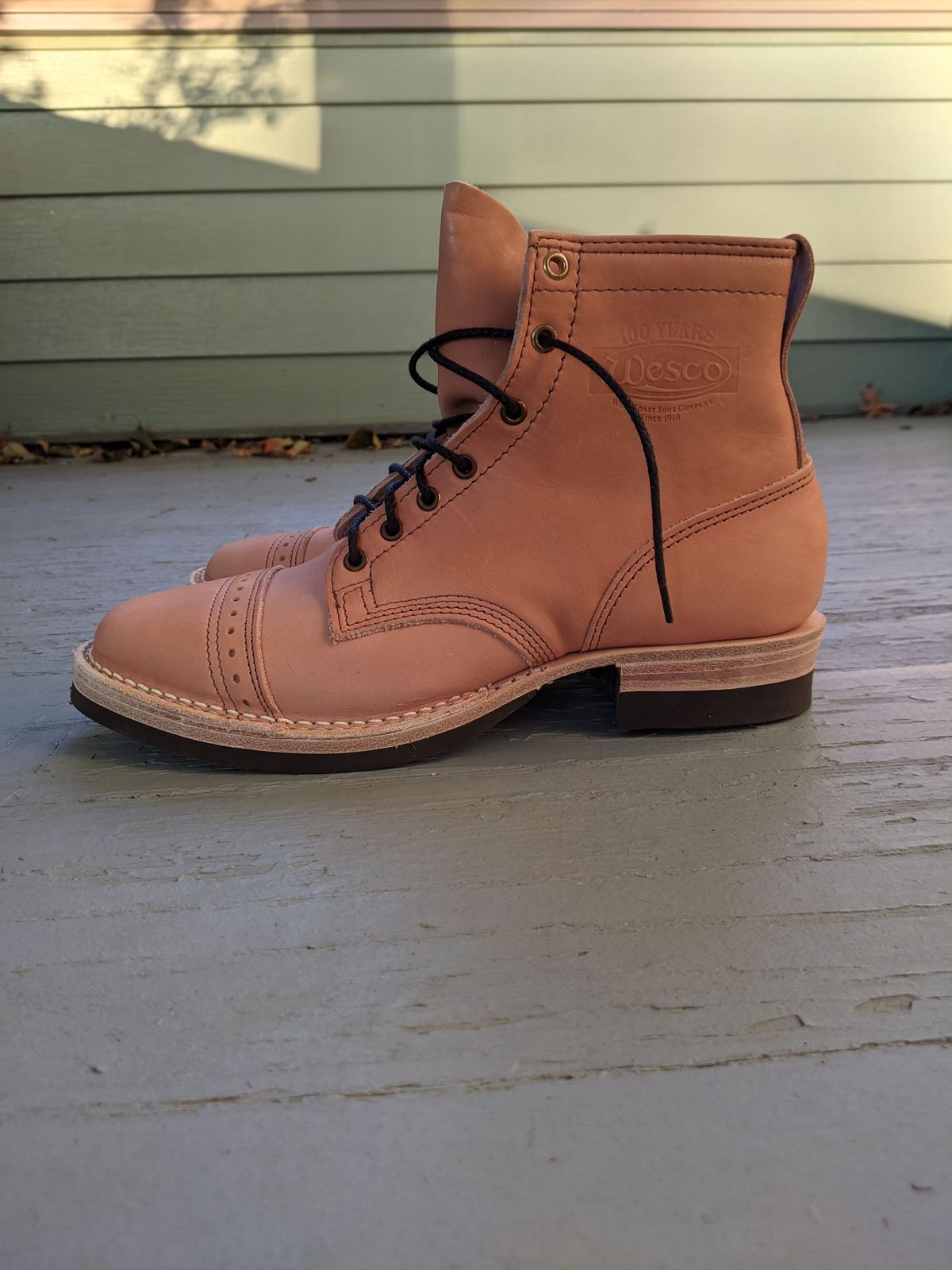 Photo by patinathunderdome on October 1, 2021 of the Wesco Hendrik in Horween Natural Essex.
