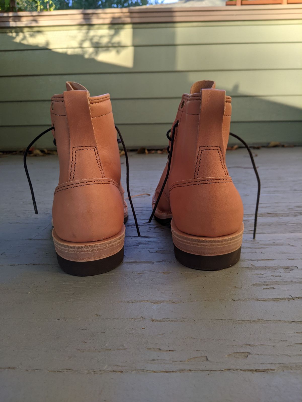 Photo by patinathunderdome on October 1, 2021 of the Wesco Hendrik in Horween Natural Essex.
