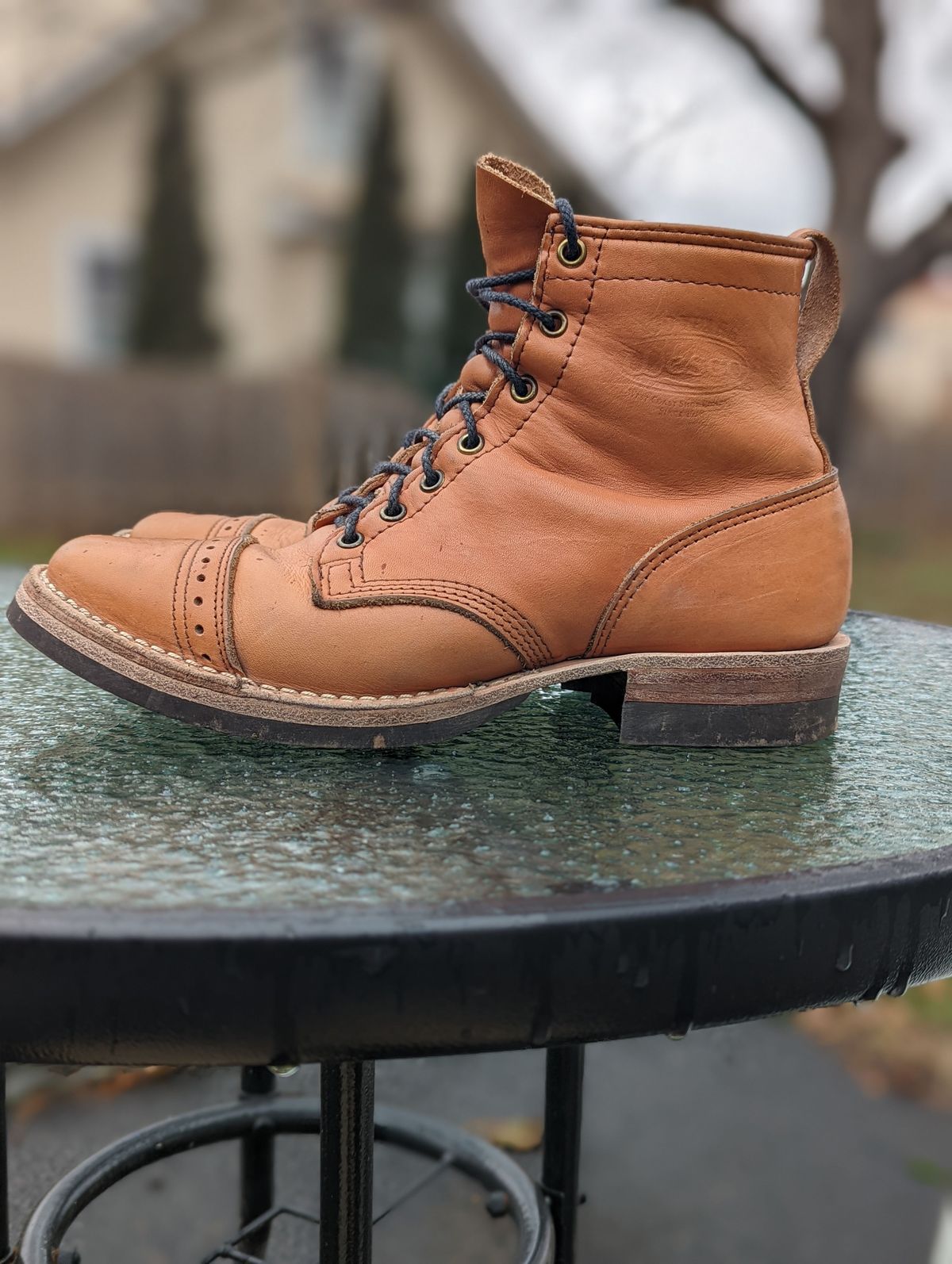 Photo by patinathunderdome on January 5, 2022 of the Wesco Hendrik in Horween Natural Essex.