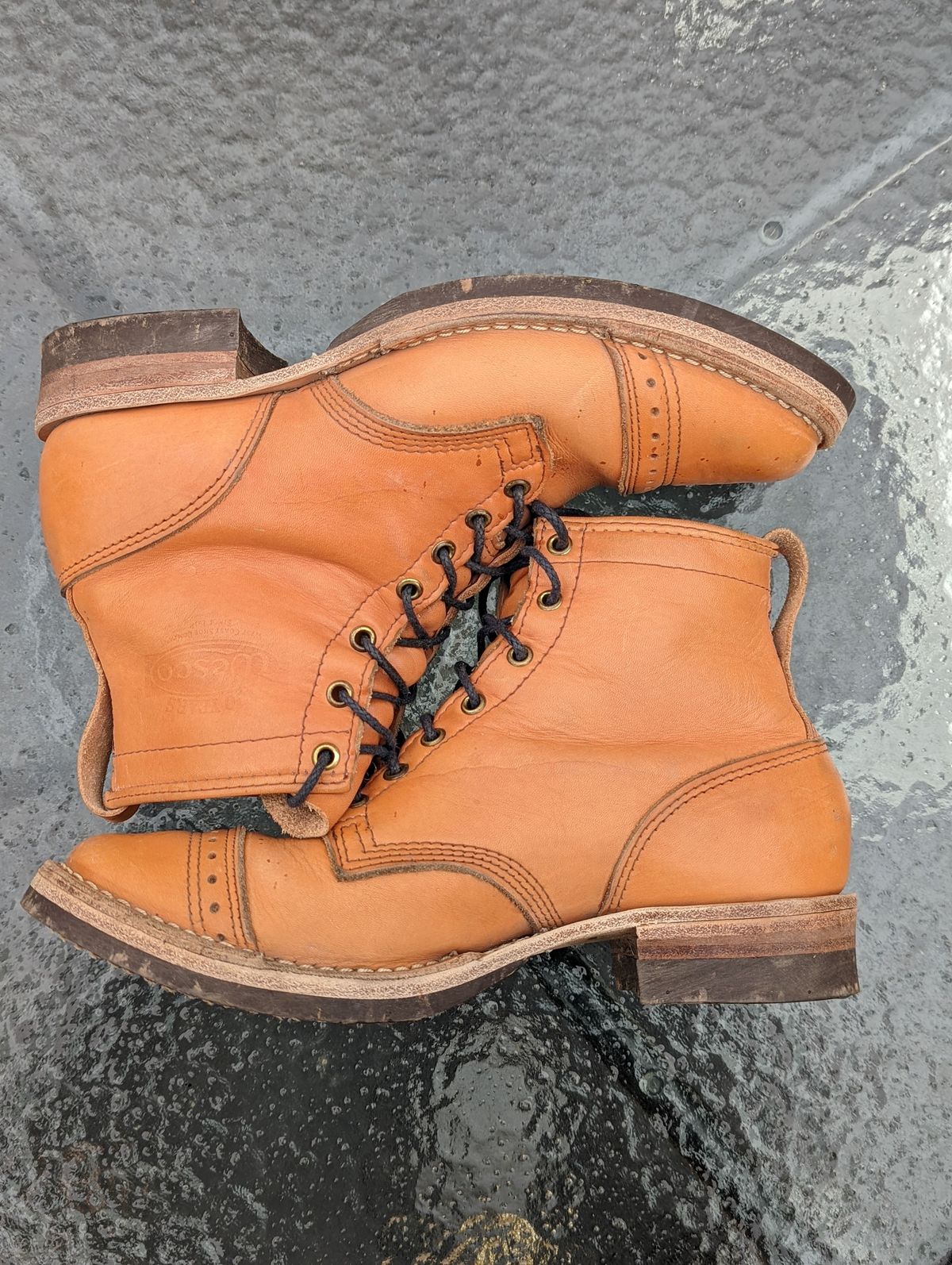 Photo by patinathunderdome on January 5, 2022 of the Wesco Hendrik in Horween Natural Essex.