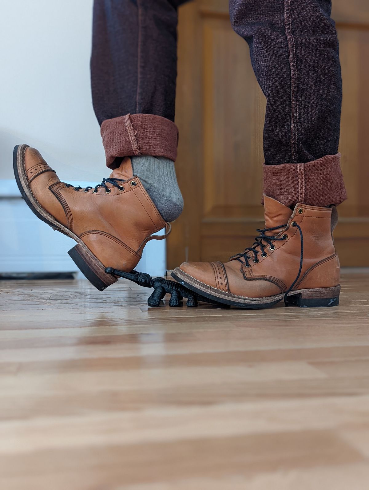Photo by patinathunderdome on February 4, 2022 of the Wesco Hendrik in Horween Natural Essex.