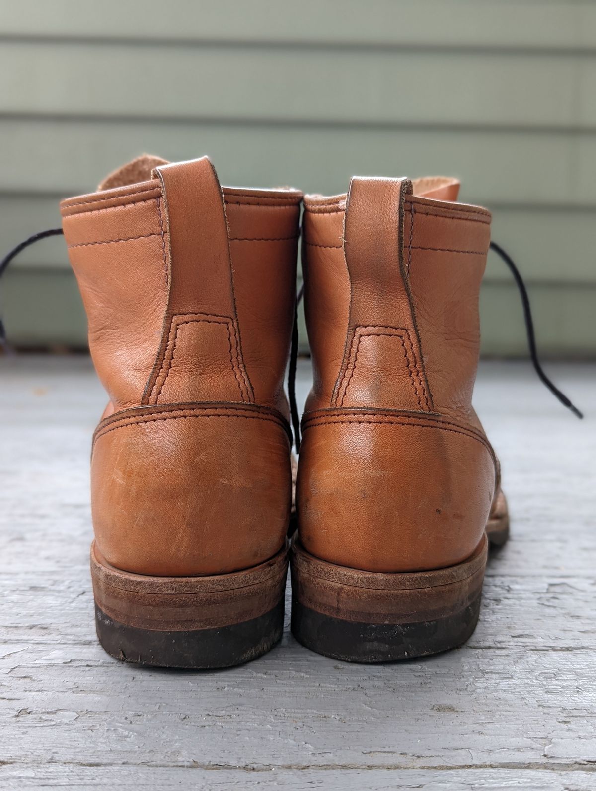 Photo by patinathunderdome on February 4, 2022 of the Wesco Hendrik in Horween Natural Essex.