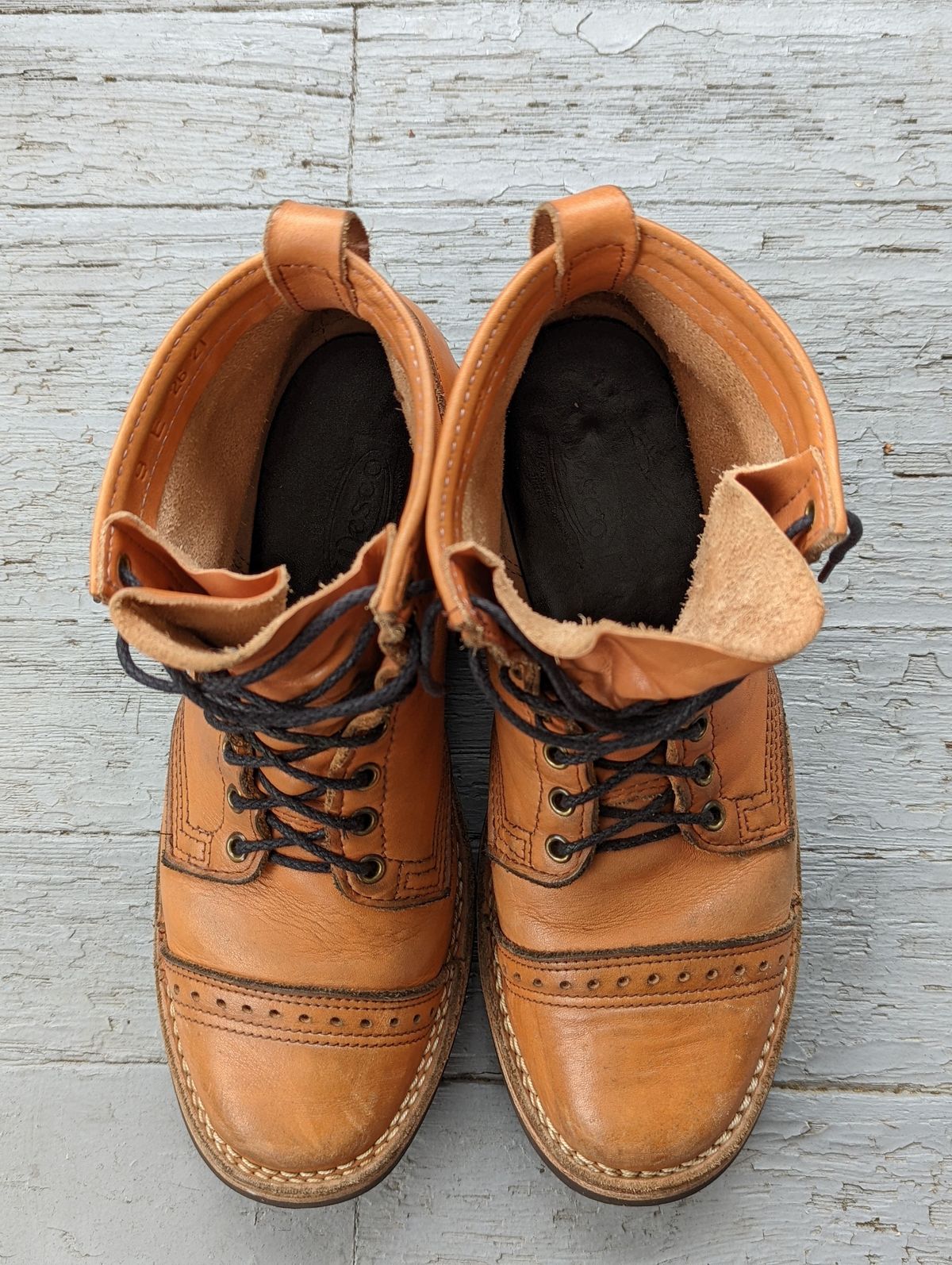 Photo by patinathunderdome on February 4, 2022 of the Wesco Hendrik in Horween Natural Essex.