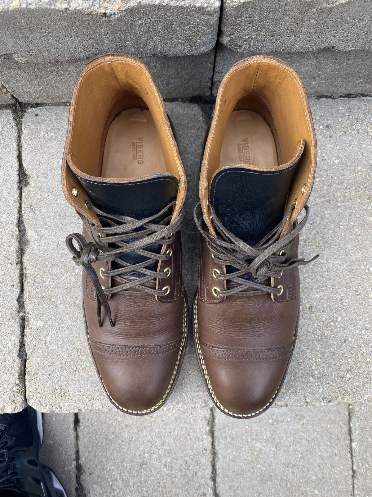 Photo by patinathunderdome on October 2, 2021 of the Viberg Service Boot in Guidi Olive Calf.