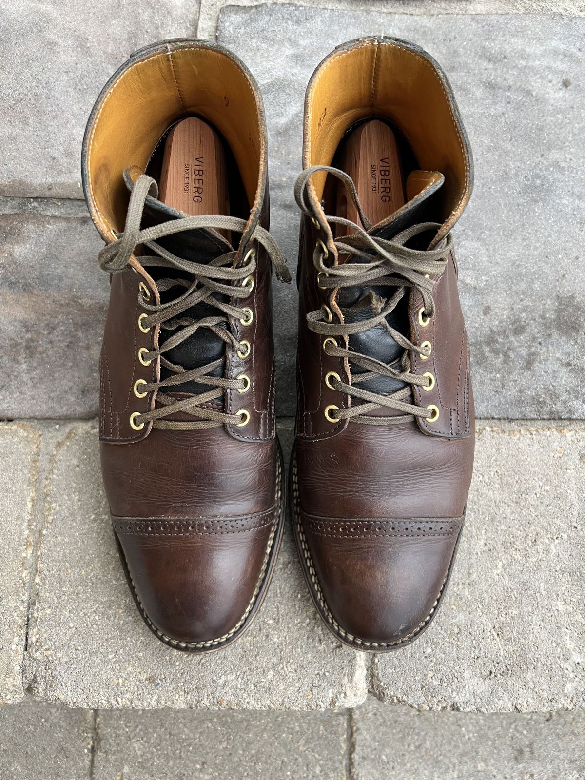 Photo by patinathunderdome on May 6, 2022 of the Viberg Service Boot in Guidi Olive Calf.