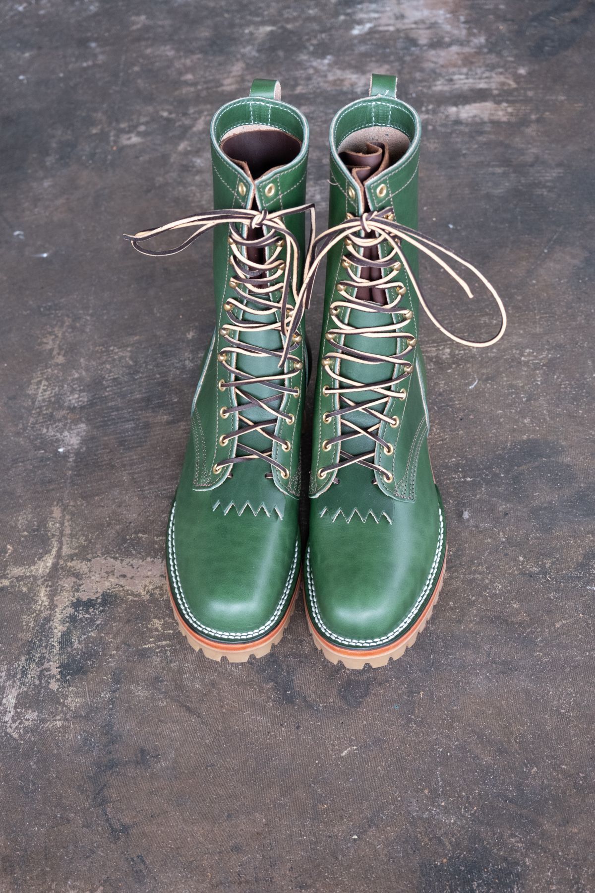 Photo by patinathunderdome on October 1, 2021 of the Nicks BuilderPro in Wickett & Craig Zucchini English Bridle.