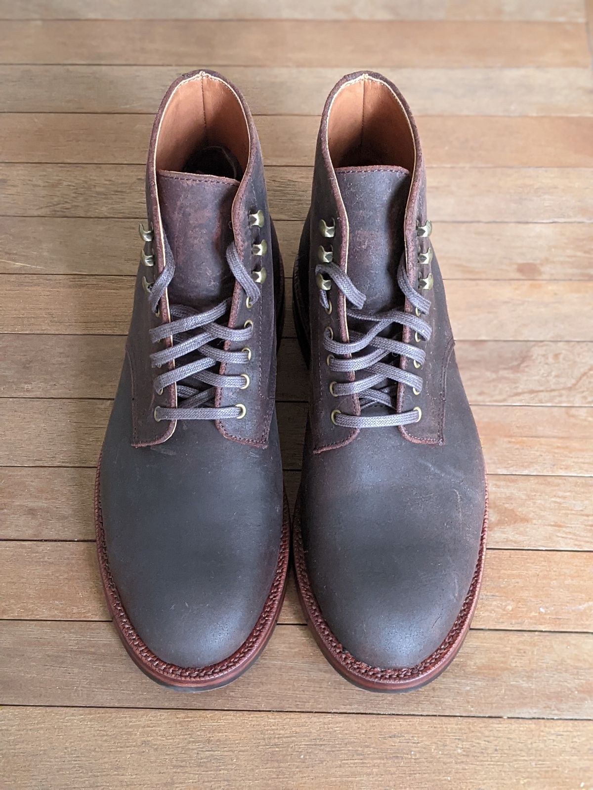 Photo by patinathunderdome on October 3, 2021 of the Grant Stone Edward Boot in C.F. Stead Tobacco Waxy Commander Suede.
