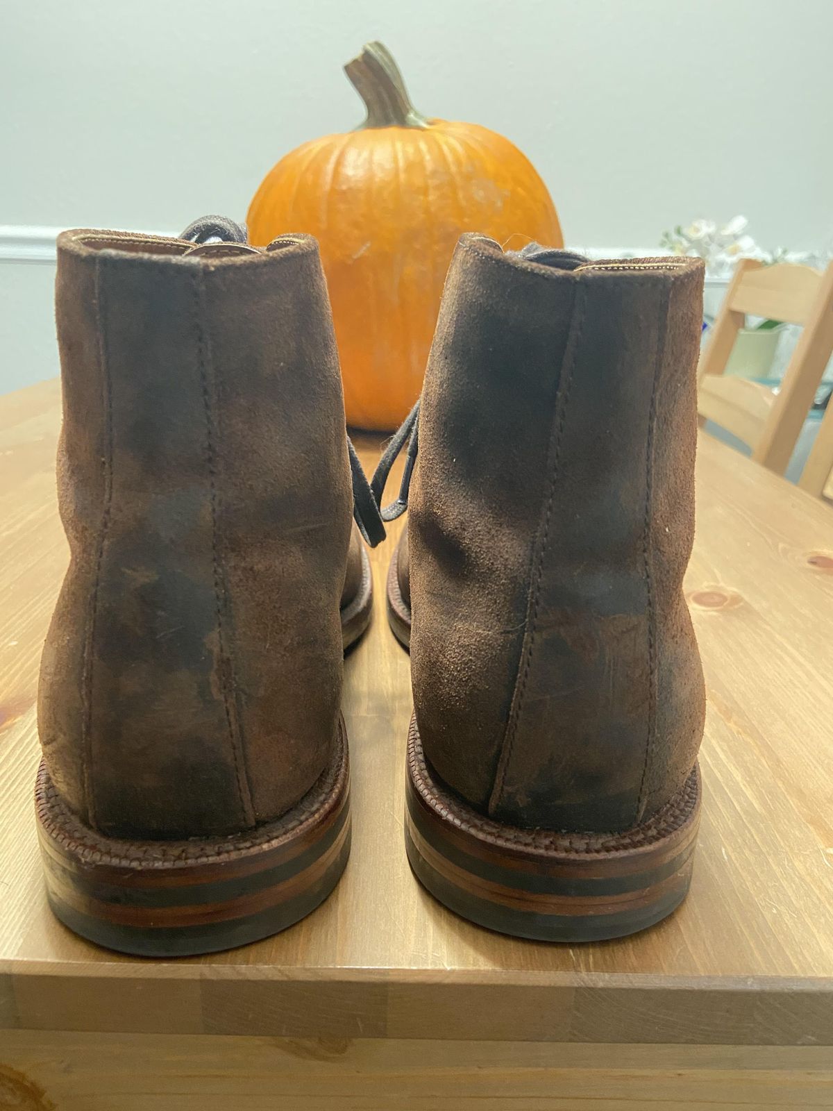 Photo by patinathunderdome on November 5, 2021 of the Grant Stone Edward Boot in C.F. Stead Tobacco Waxy Commander Suede.
