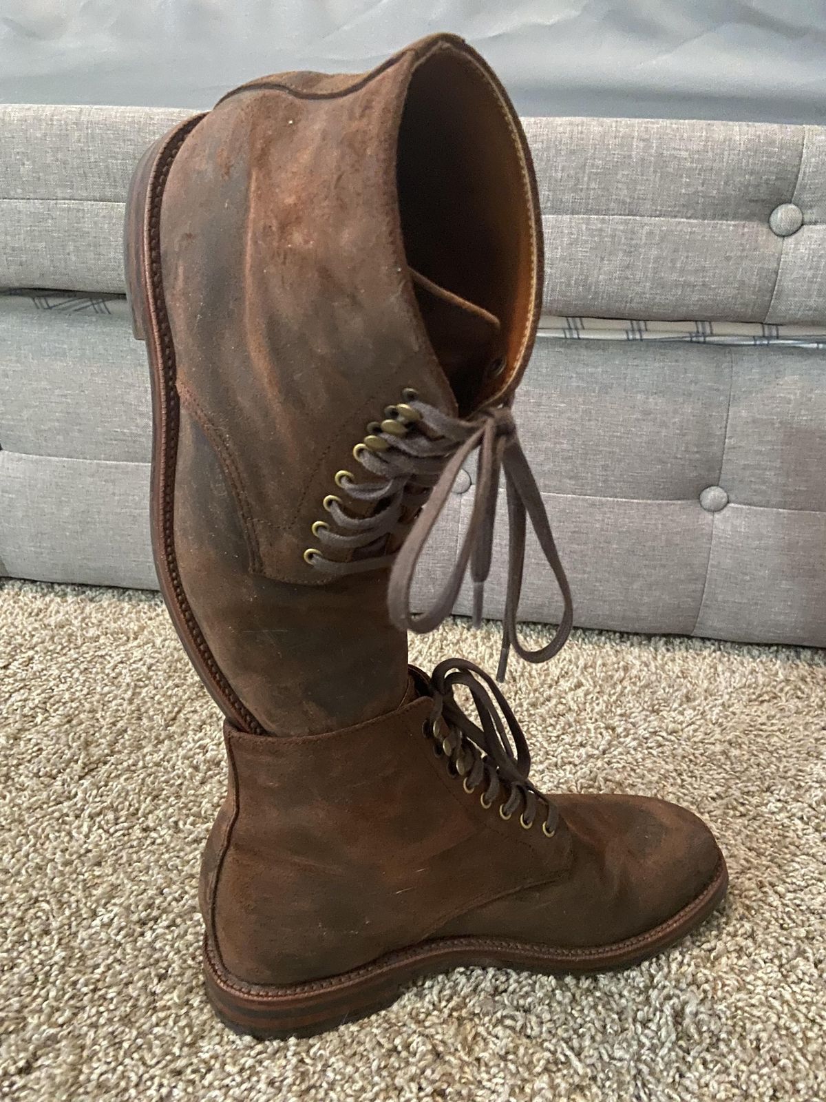 Photo by patinathunderdome on November 5, 2021 of the Grant Stone Edward Boot in C.F. Stead Tobacco Waxy Commander Suede.