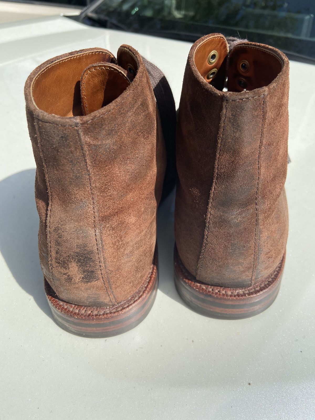 Photo by patinathunderdome on February 3, 2022 of the Grant Stone Edward Boot in C.F. Stead Tobacco Waxy Commander Suede.