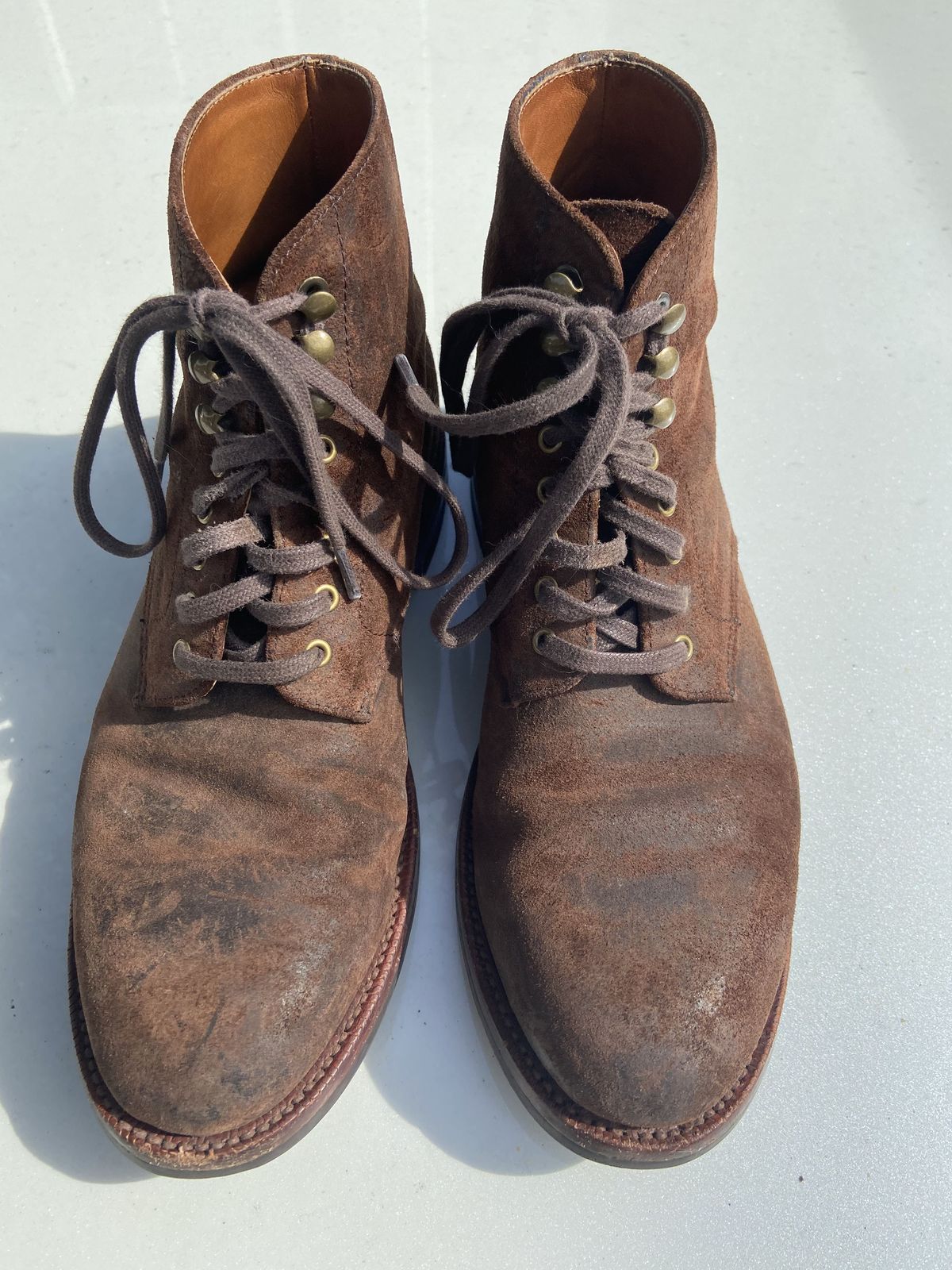 Photo by patinathunderdome on February 3, 2022 of the Grant Stone Edward Boot in C.F. Stead Tobacco Waxy Commander Suede.