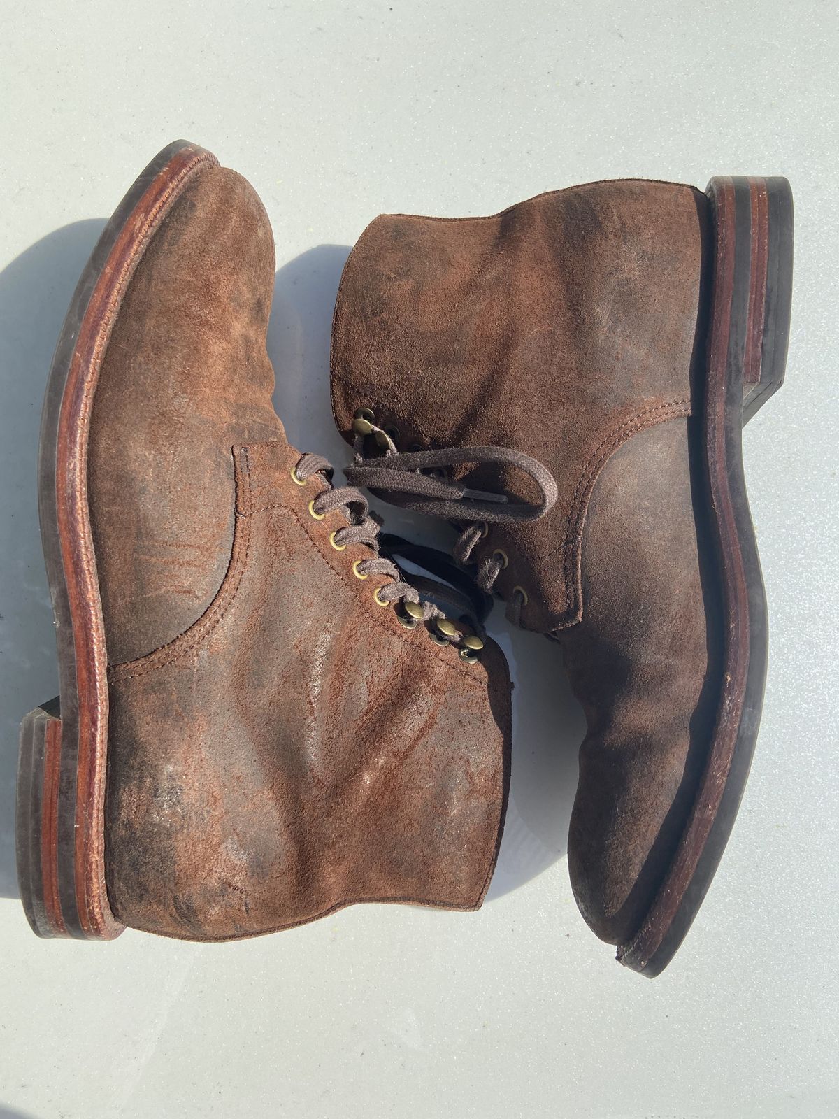 Photo by patinathunderdome on February 3, 2022 of the Grant Stone Edward Boot in C.F. Stead Tobacco Waxy Commander Suede.