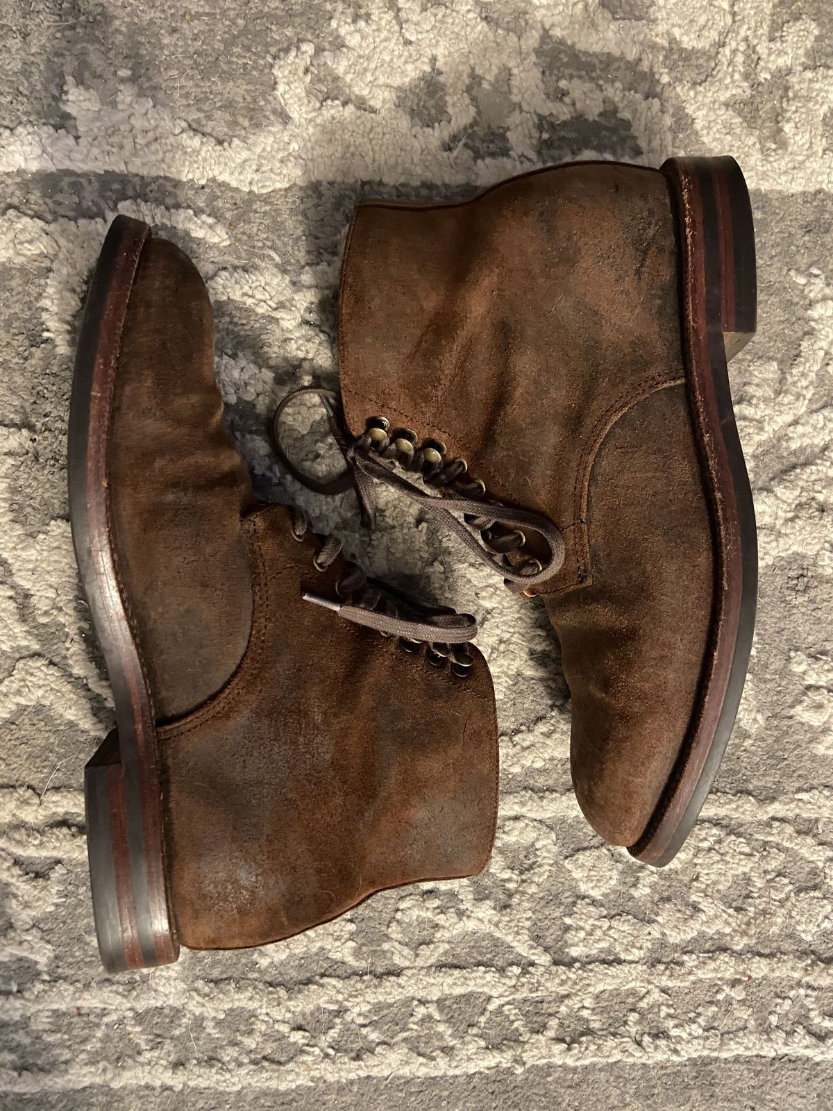 Photo by patinathunderdome on April 5, 2022 of the Grant Stone Edward Boot in C.F. Stead Tobacco Waxy Commander Suede.