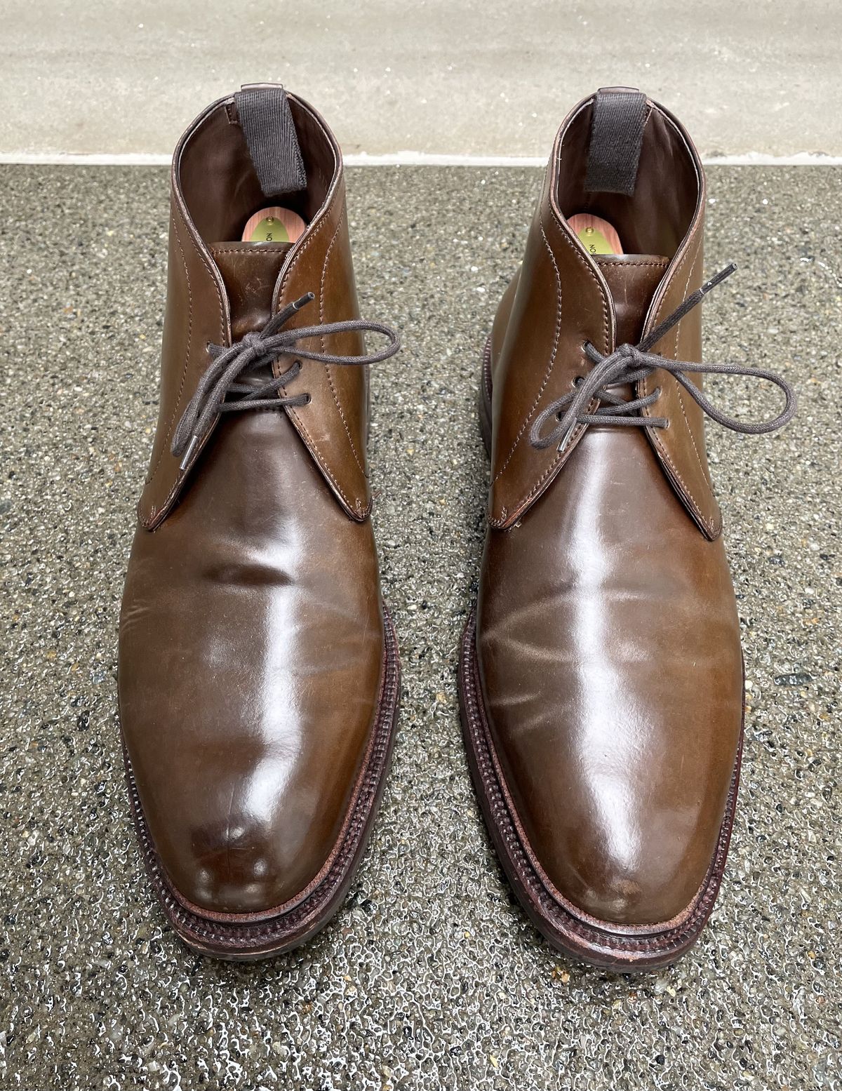 Photo by patinathunderdome on January 2, 2022 of the Carmina Chukka Boots 708 in Horween Armagnac Shell Cordovan.