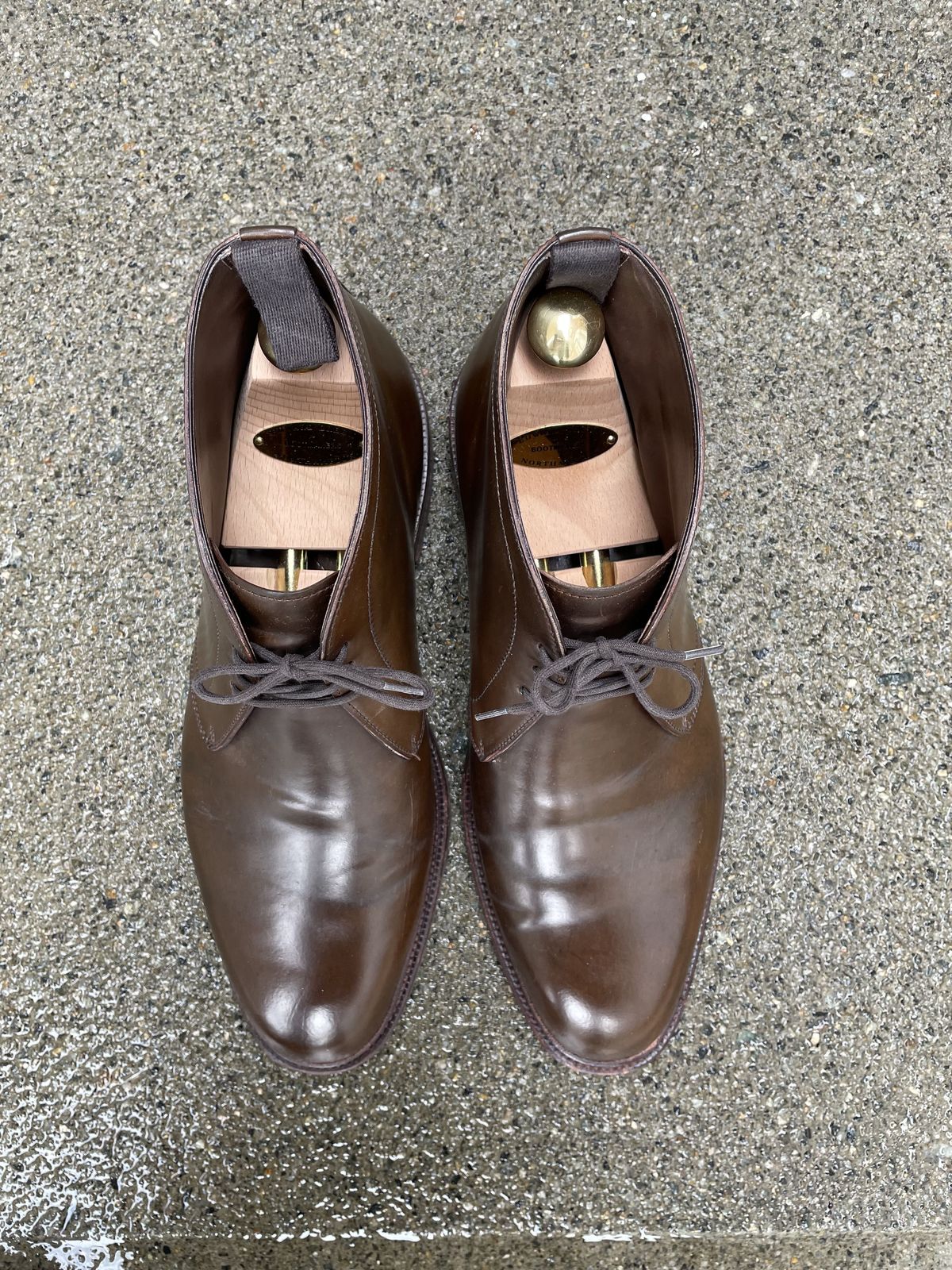 Photo by patinathunderdome on April 3, 2022 of the Carmina Chukka Boots 708 in Horween Armagnac Shell Cordovan.