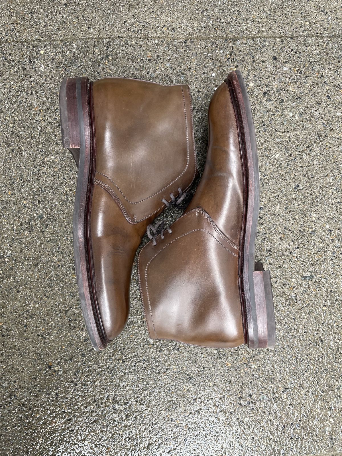 Photo by patinathunderdome on April 3, 2022 of the Carmina Chukka Boots 708 in Horween Armagnac Shell Cordovan.