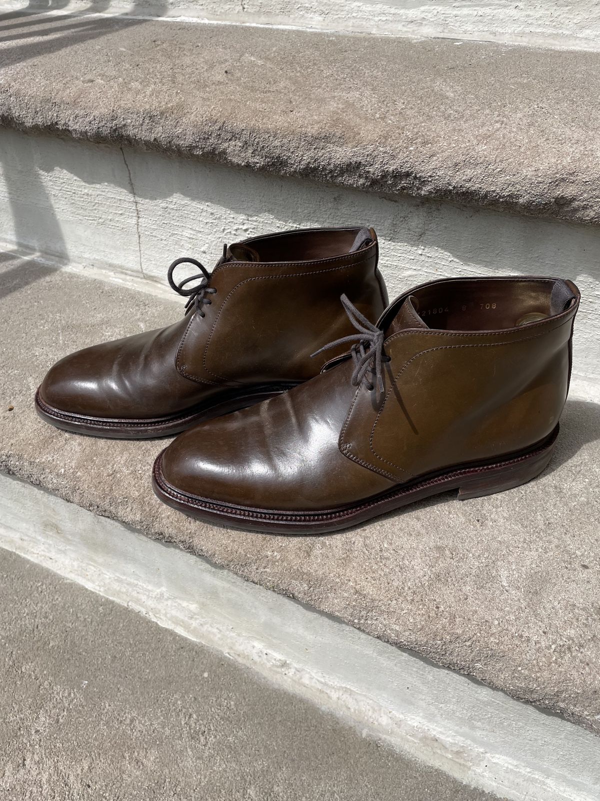 Photo by patinathunderdome on May 4, 2022 of the Carmina Chukka Boots 708 in Horween Armagnac Shell Cordovan.