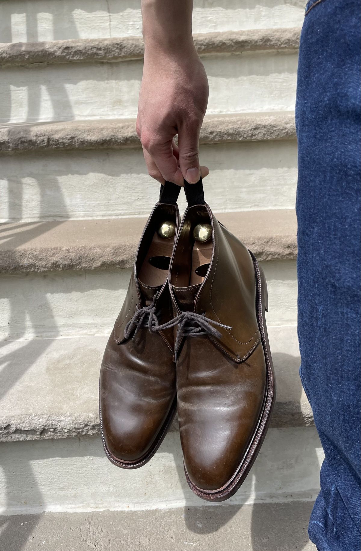 Photo by patinathunderdome on May 4, 2022 of the Carmina Chukka Boots 708 in Horween Armagnac Shell Cordovan.