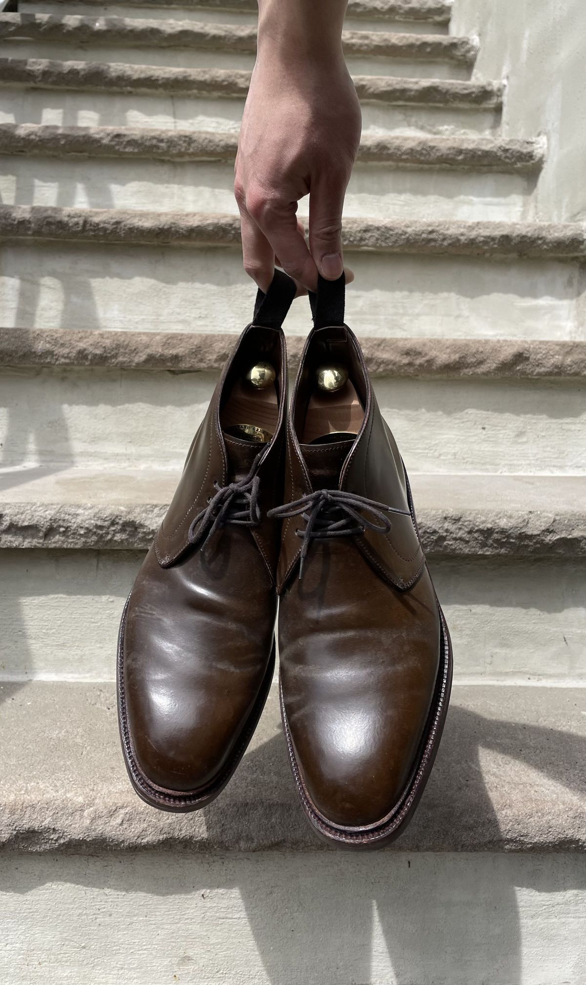 Photo by patinathunderdome on May 4, 2022 of the Carmina Chukka Boots 708 in Horween Armagnac Shell Cordovan.