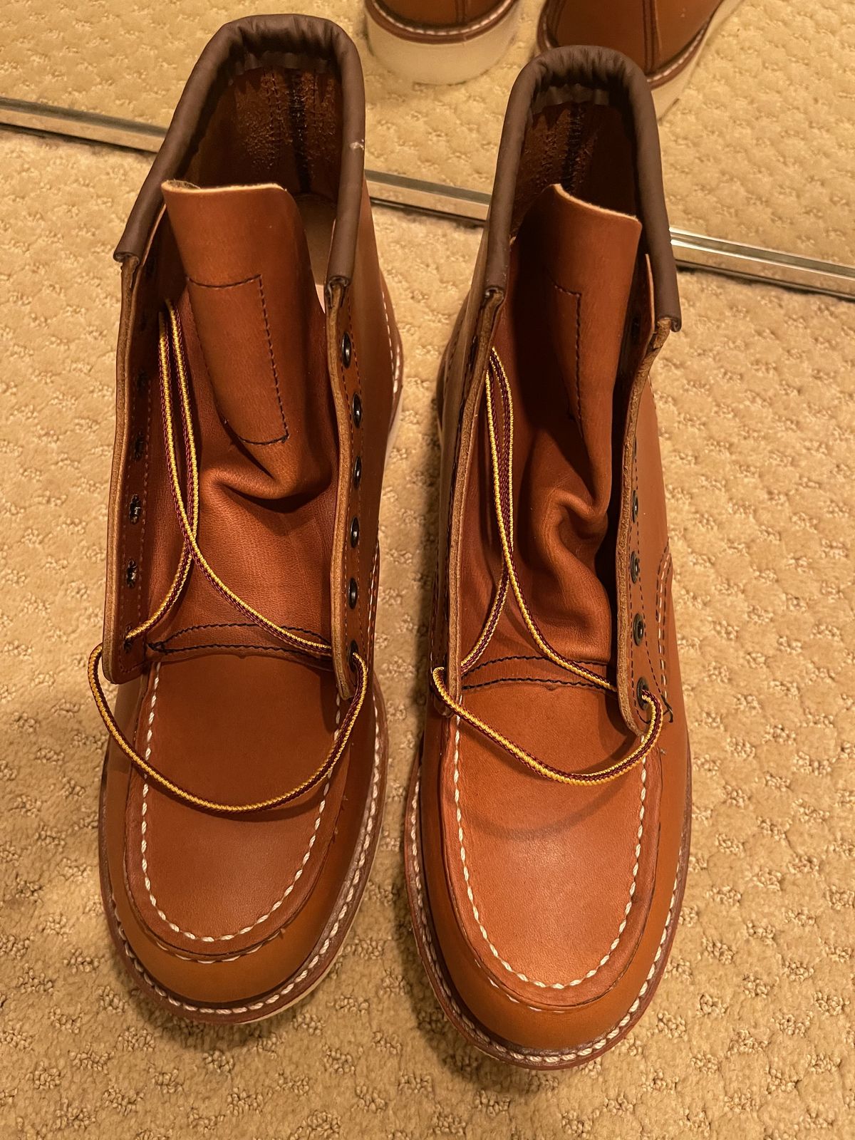 Photo by patinathunderdome on October 2, 2021 of the Red Wing 6-Inch Classic Moc in S.B. Foot Oro-Iginal.