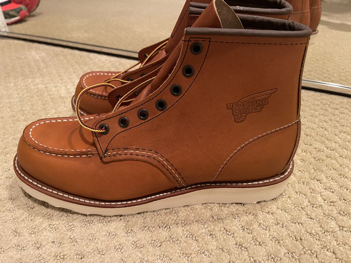 Photo by patinathunderdome on October 2, 2021 of the Red Wing 6-Inch Classic Moc in S.B. Foot Oro-Iginal.