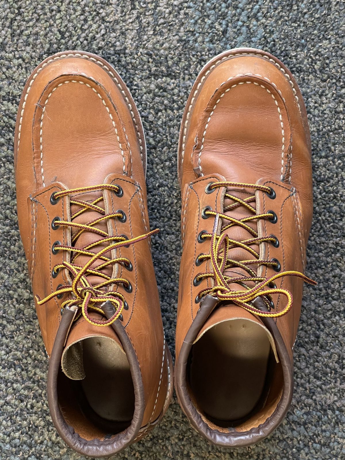 Photo by patinathunderdome on November 4, 2021 of the Red Wing 6-Inch Classic Moc in S.B. Foot Oro-Iginal.