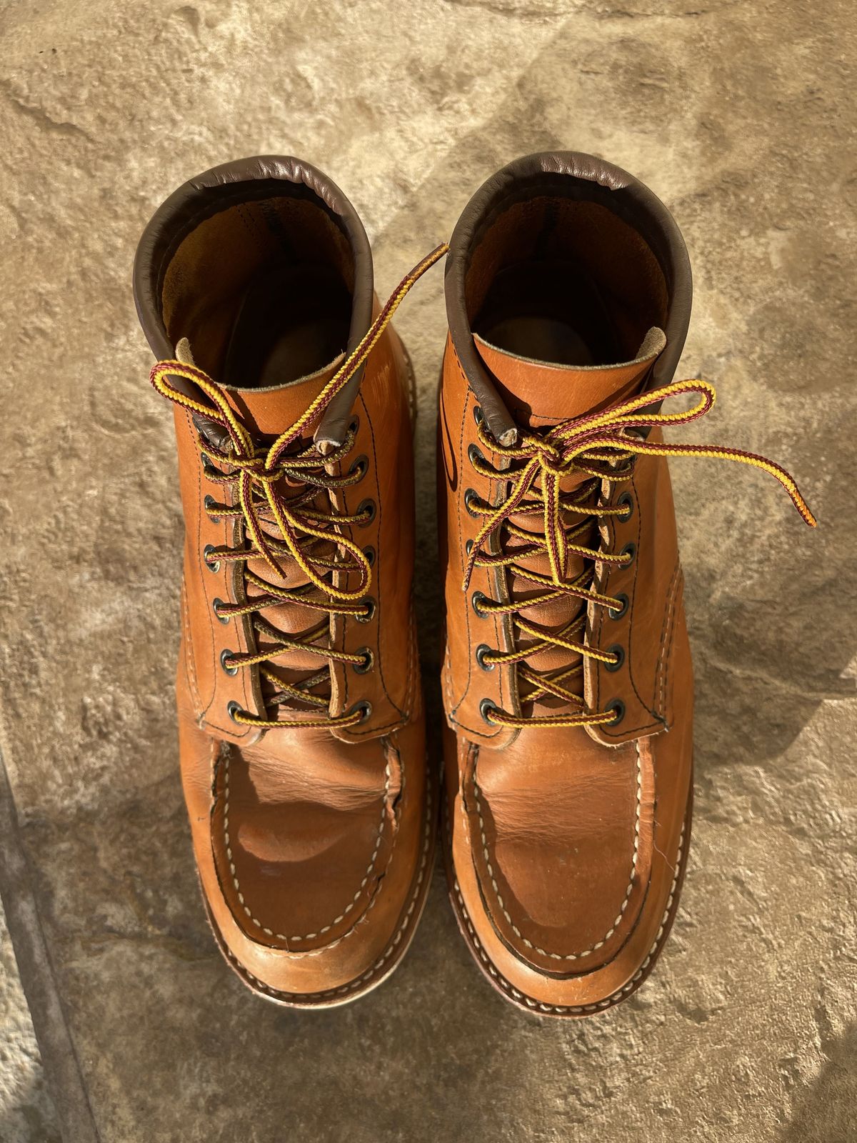 Photo by patinathunderdome on December 5, 2021 of the Red Wing 6-Inch Classic Moc in S.B. Foot Oro-Iginal.
