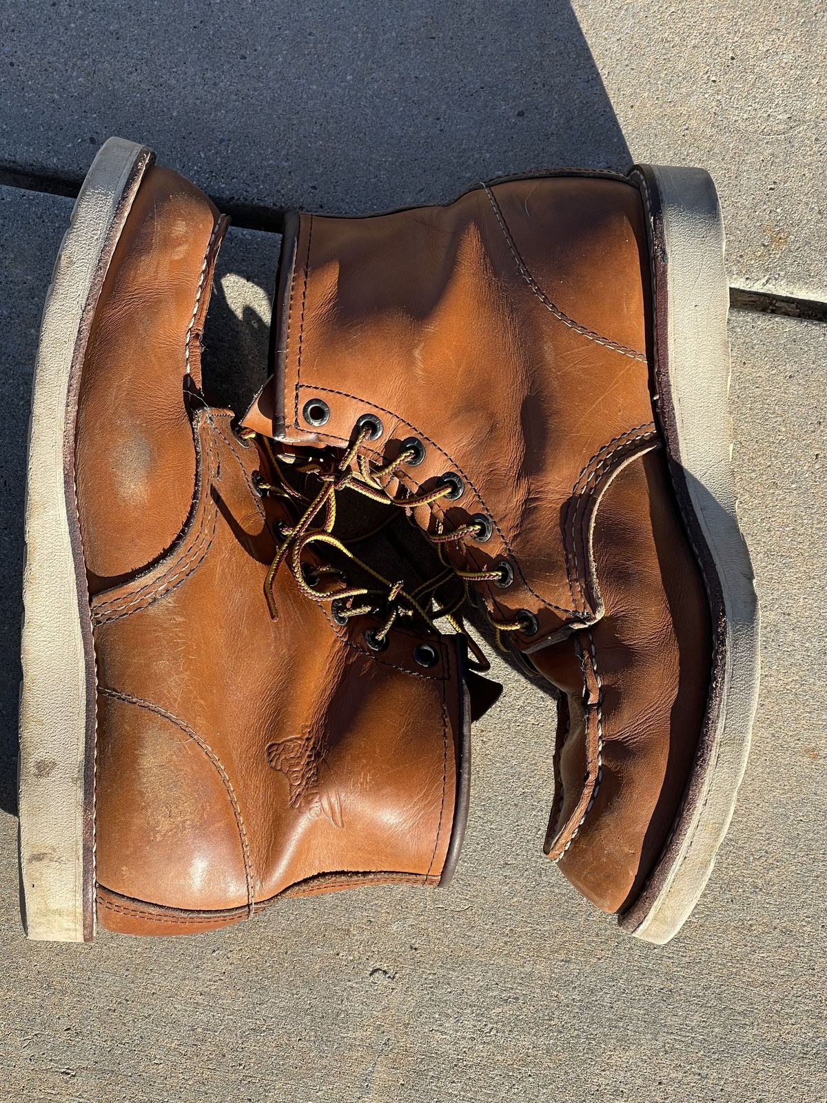 Photo by patinathunderdome on February 5, 2022 of the Red Wing 6-Inch Classic Moc in S.B. Foot Oro-Iginal.