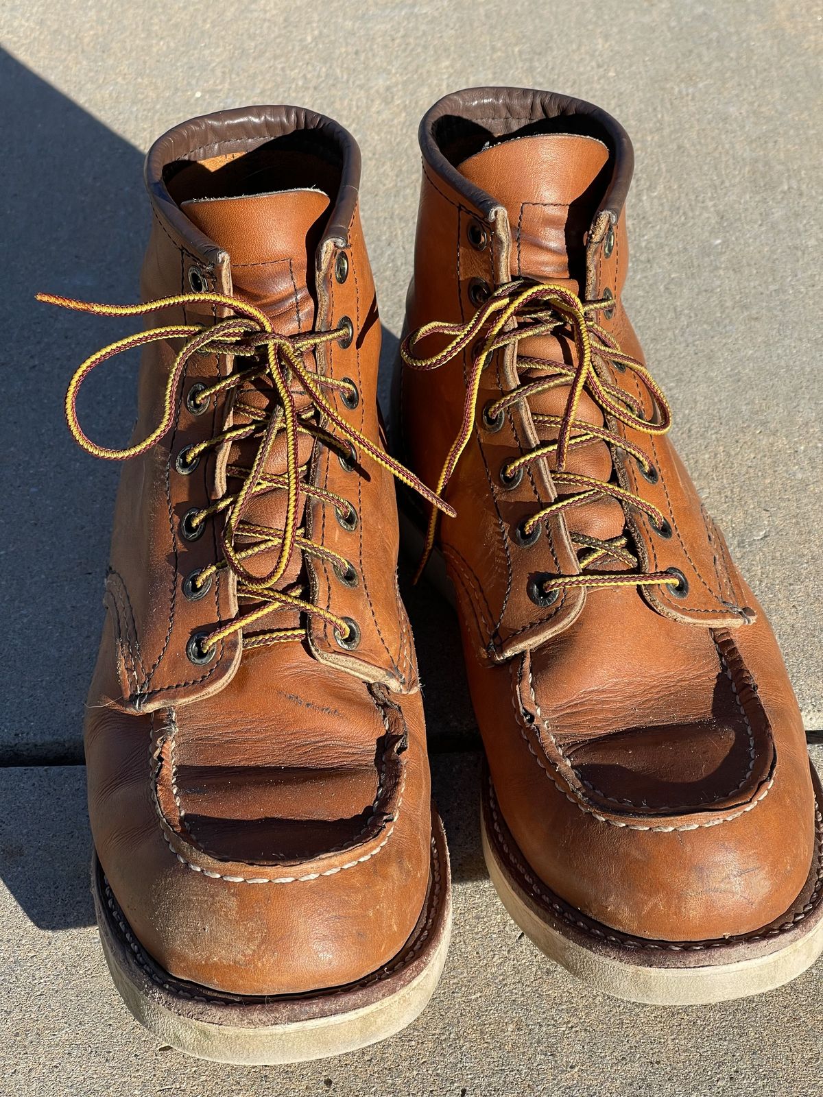 Photo by patinathunderdome on February 5, 2022 of the Red Wing 6-Inch Classic Moc in S.B. Foot Oro-Iginal.