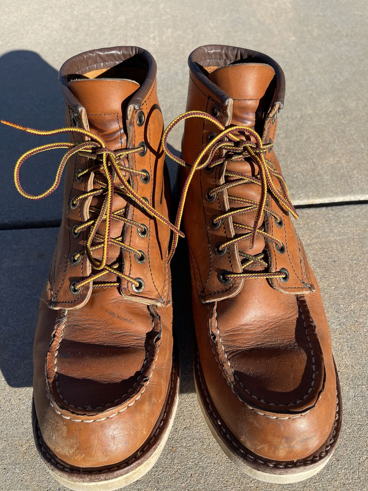 Photo by patinathunderdome on February 5, 2022 of the Red Wing 6-Inch Classic Moc in S.B. Foot Oro-Iginal.