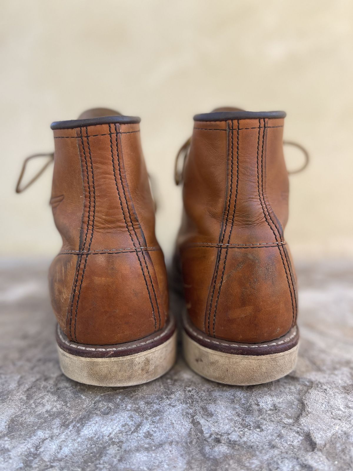 Photo by patinathunderdome on May 4, 2022 of the Red Wing 6-Inch Classic Moc in S.B. Foot Oro-Iginal.