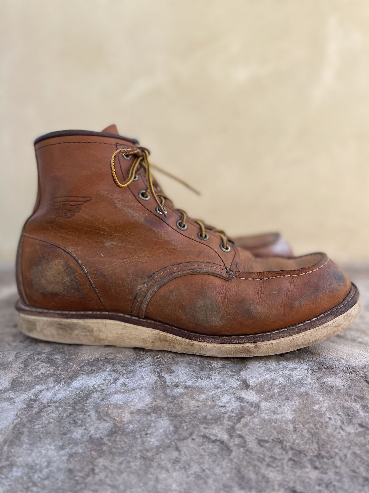 Photo by patinathunderdome on May 4, 2022 of the Red Wing 6-Inch Classic Moc in S.B. Foot Oro-Iginal.