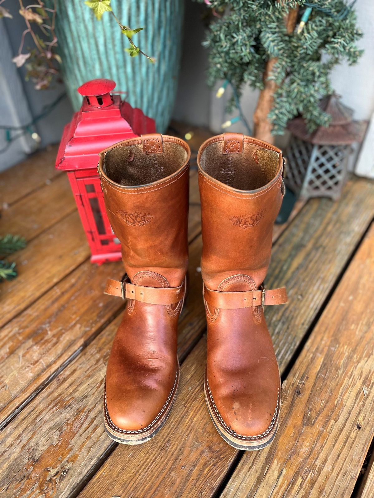 Photo by patinathunderdome on January 4, 2022 of the Wesco Boss Engineer Boot in Seidel British Tan Domain.