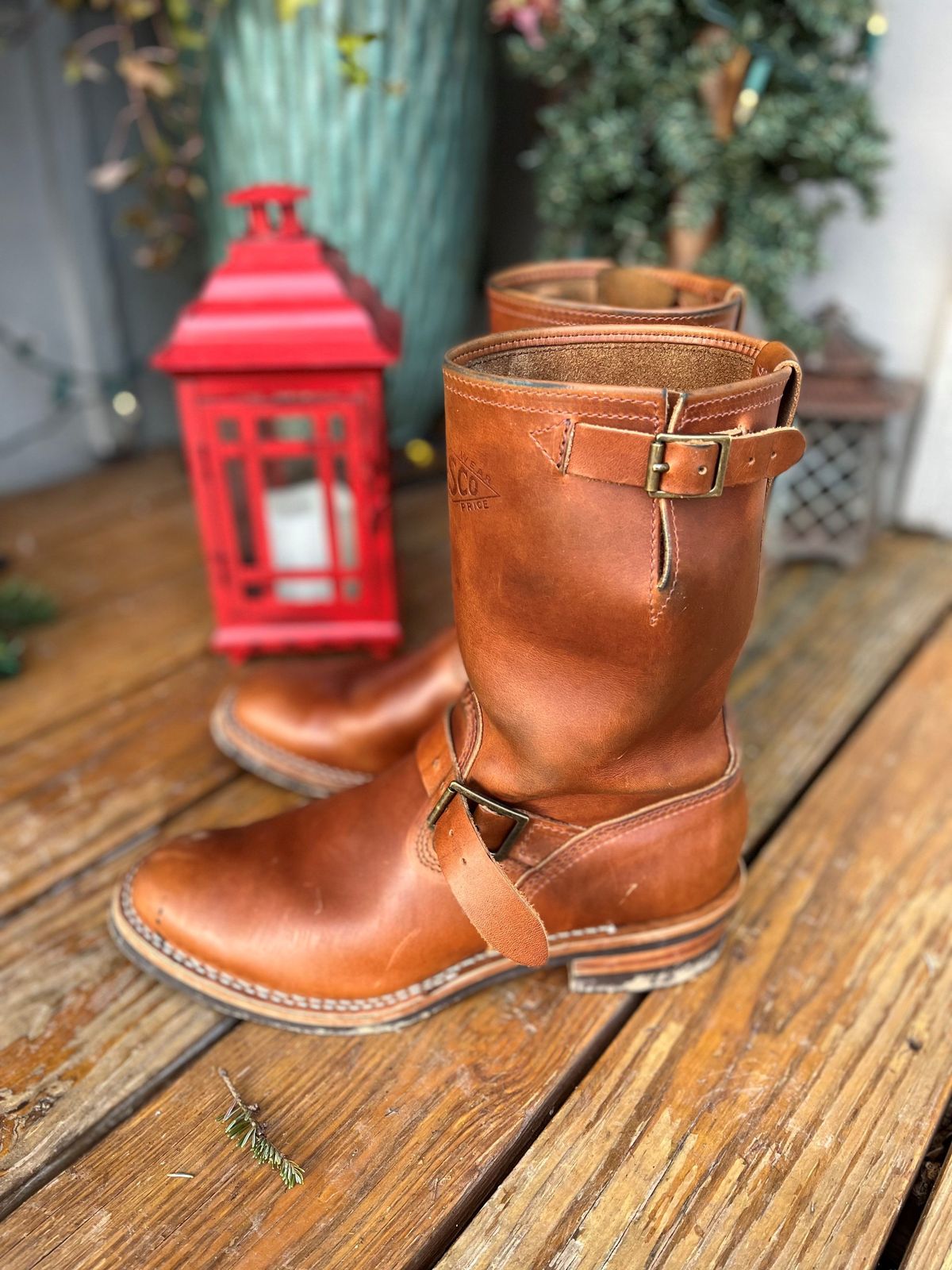 Photo by patinathunderdome on January 4, 2022 of the Wesco Boss Engineer Boot in Seidel British Tan Domain.