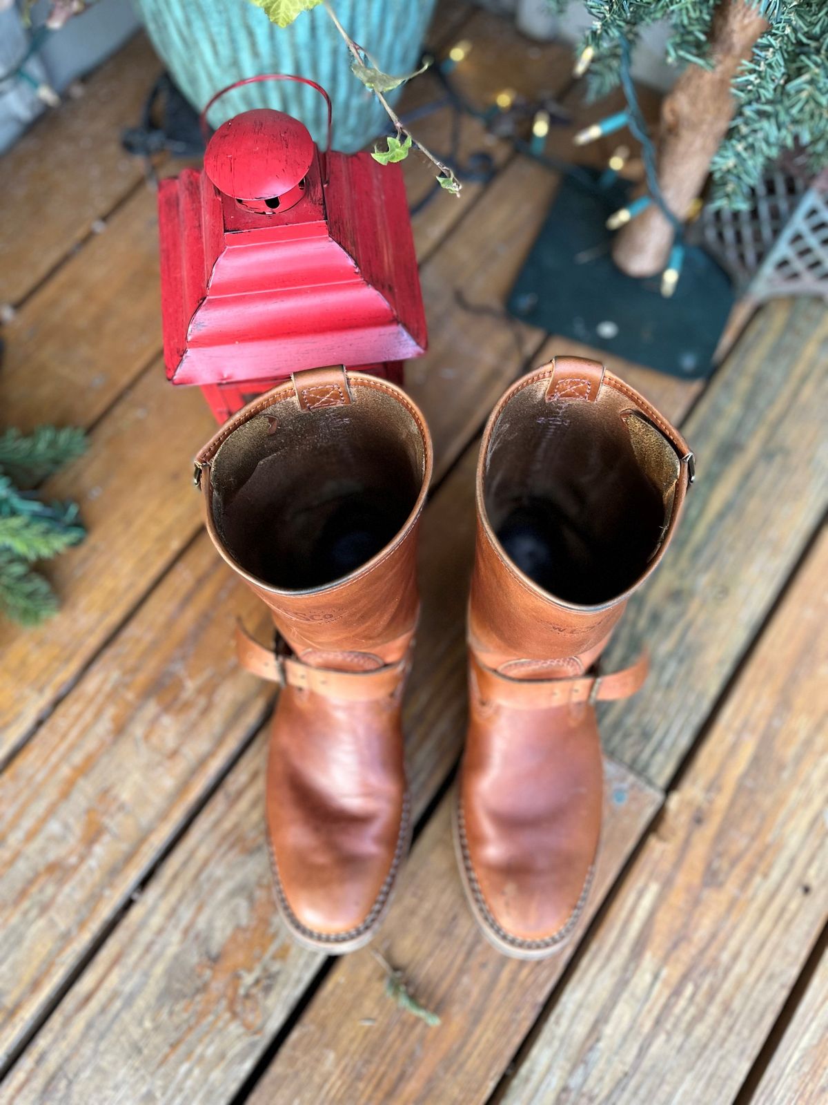 Photo by patinathunderdome on January 4, 2022 of the Wesco Boss Engineer Boot in Seidel British Tan Domain.