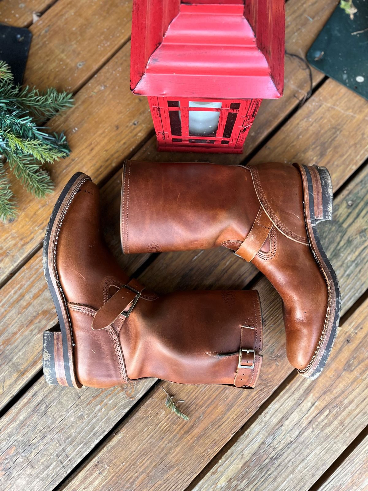 Photo by patinathunderdome on January 4, 2022 of the Wesco Boss Engineer Boot in Seidel British Tan Domain.