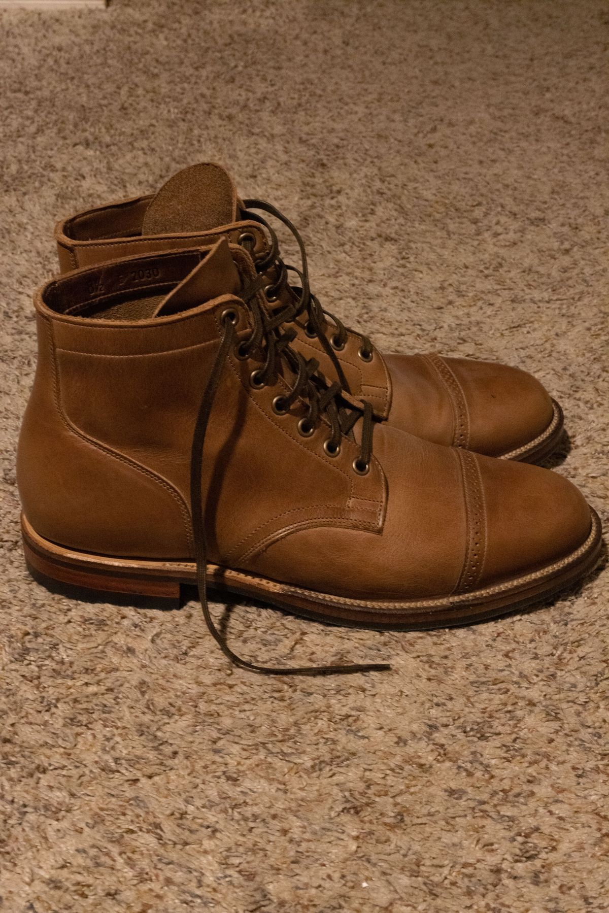 Photo by patinathunderdome on October 1, 2021 of the Viberg Service Boot in Horween Natural Chromexcel.