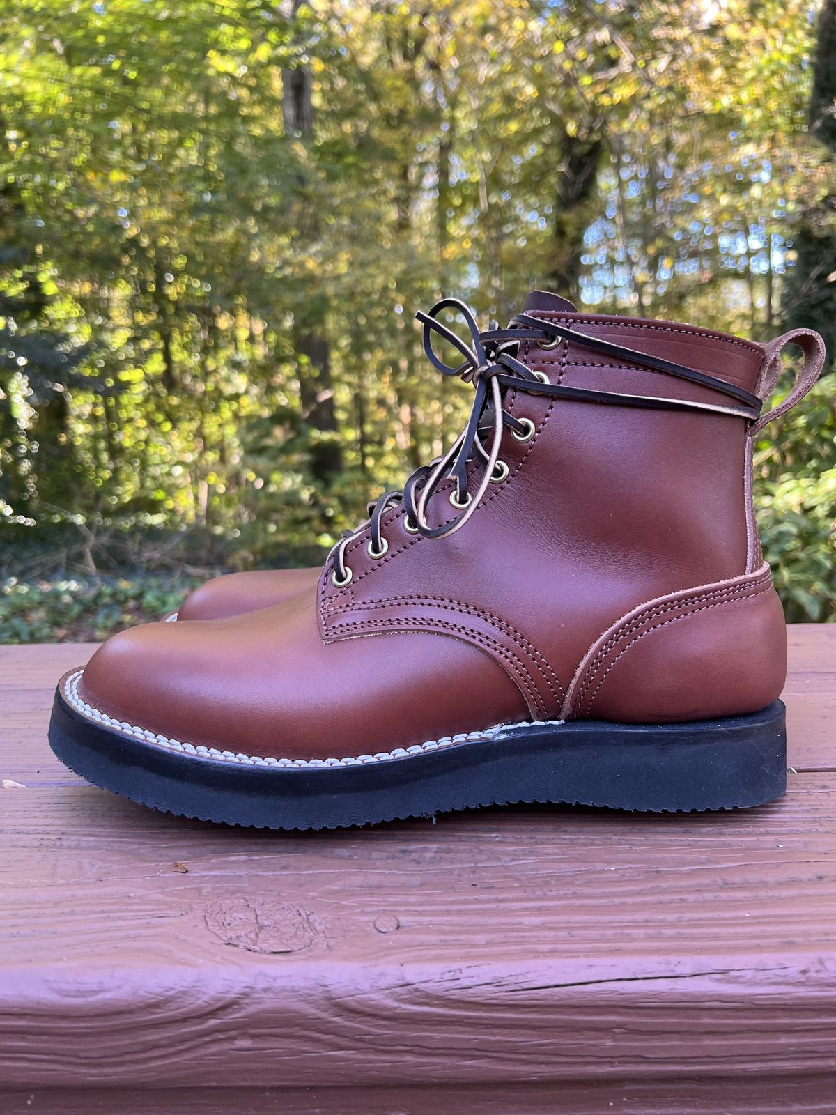 Photo by patinathunderdome on November 1, 2021 of the Nicks Traveler in Wickett & Craig Medium Brown English Bridle.