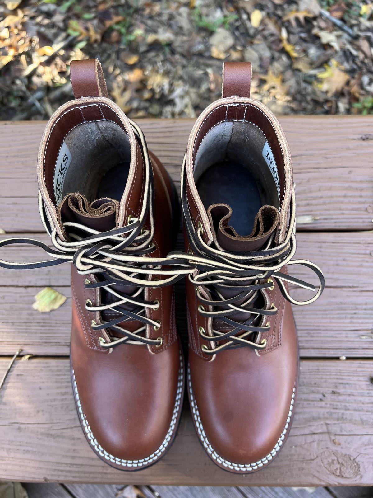 Photo by patinathunderdome on November 1, 2021 of the Nicks Traveler in Wickett & Craig Medium Brown English Bridle.
