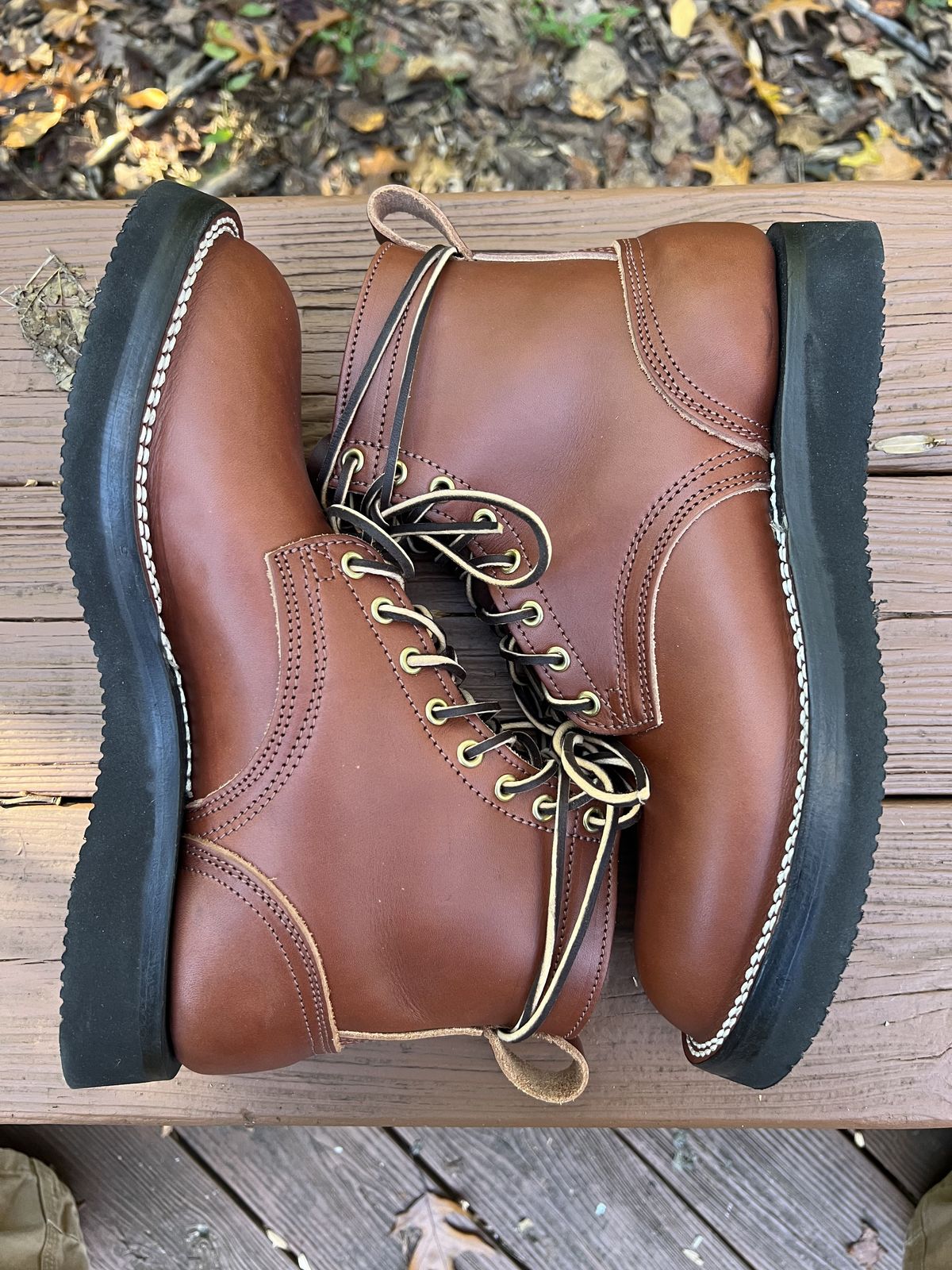 Photo by patinathunderdome on November 1, 2021 of the Nicks Traveler in Wickett & Craig Medium Brown English Bridle.