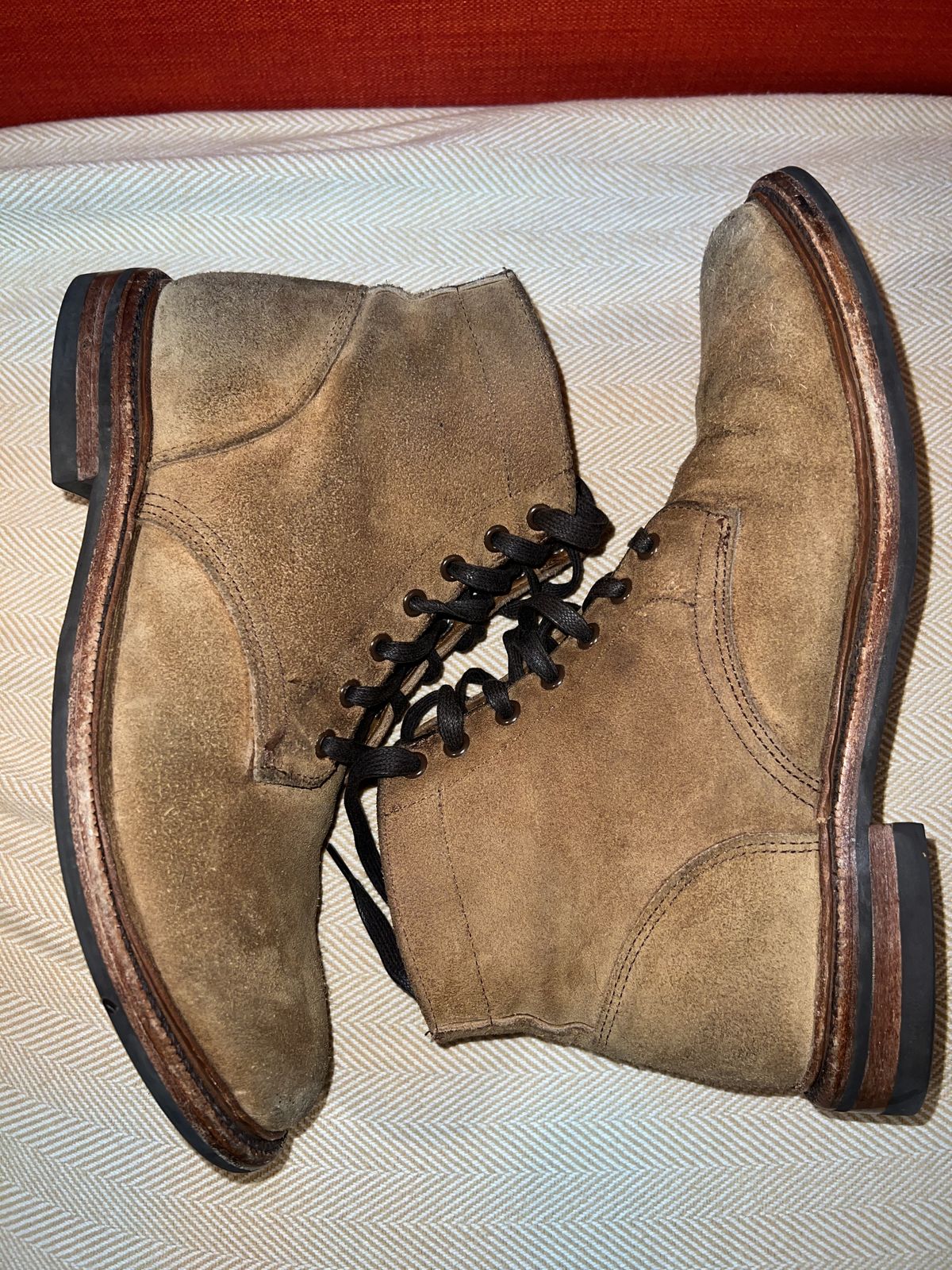 Photo by patinathunderdome on February 5, 2022 of the Parkhurst The Allen in S.B. Foot Dune Roughout Suede.