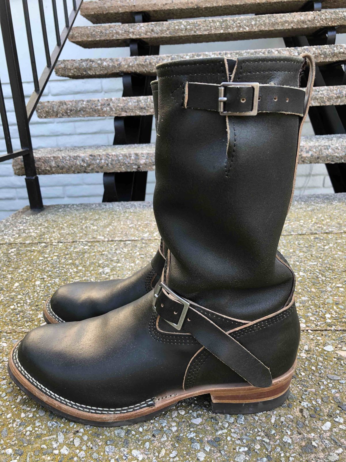 Photo by patinathunderdome on November 2, 2021 of the Wesco Mister Lou in Horween Olive Waxed Flesh.