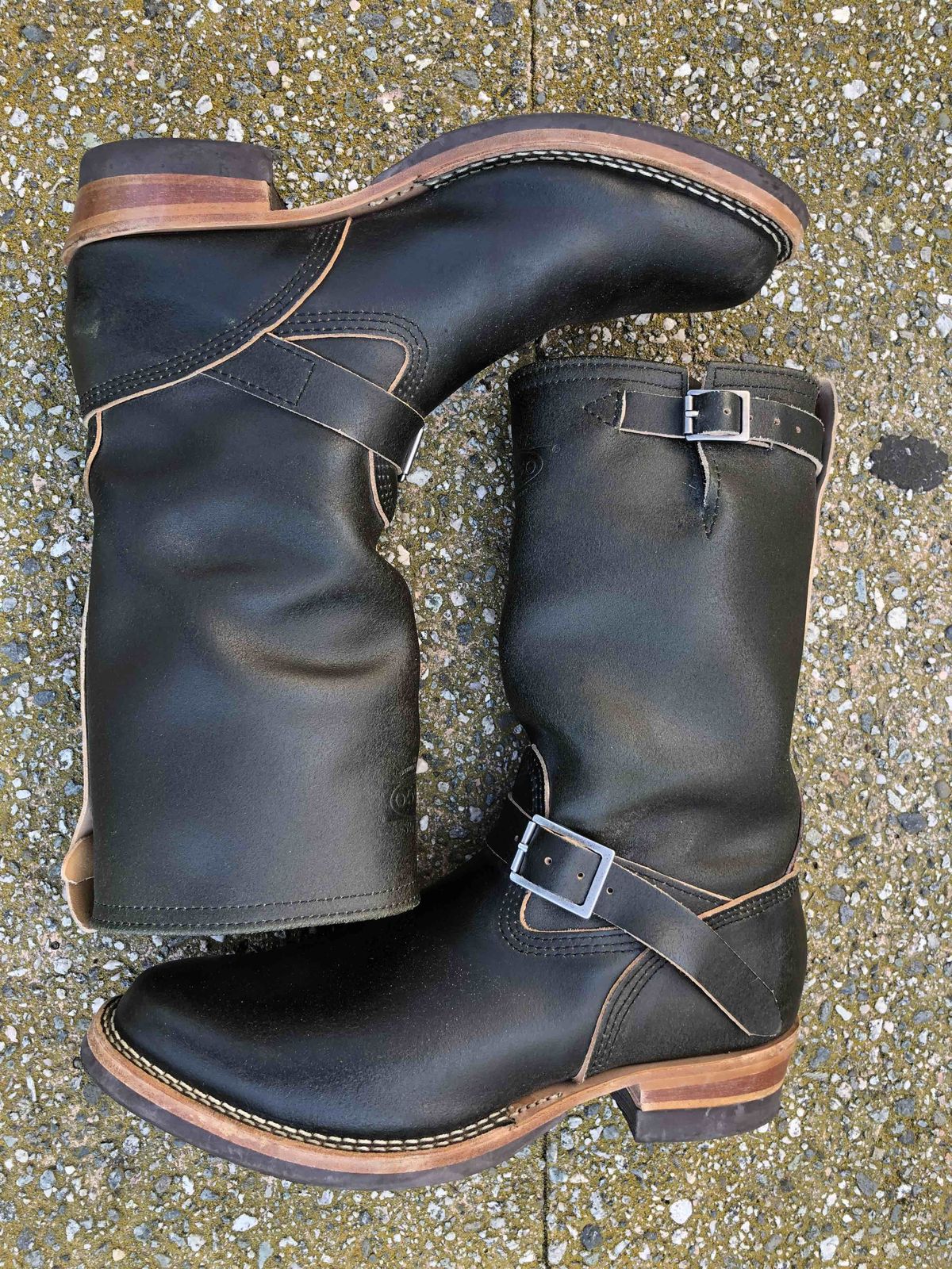 Photo by patinathunderdome on November 2, 2021 of the Wesco Mister Lou in Horween Olive Waxed Flesh.