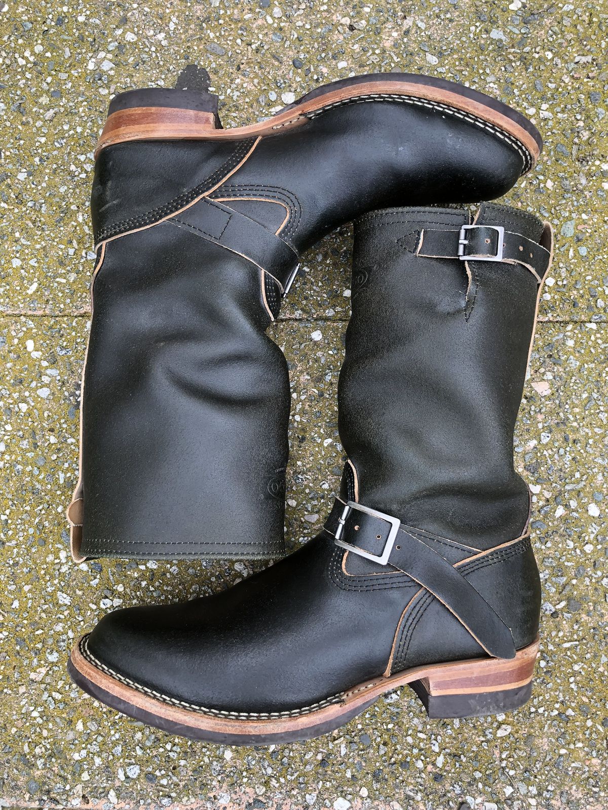 Photo by patinathunderdome on December 4, 2021 of the Wesco Mister Lou in Horween Olive Waxed Flesh.