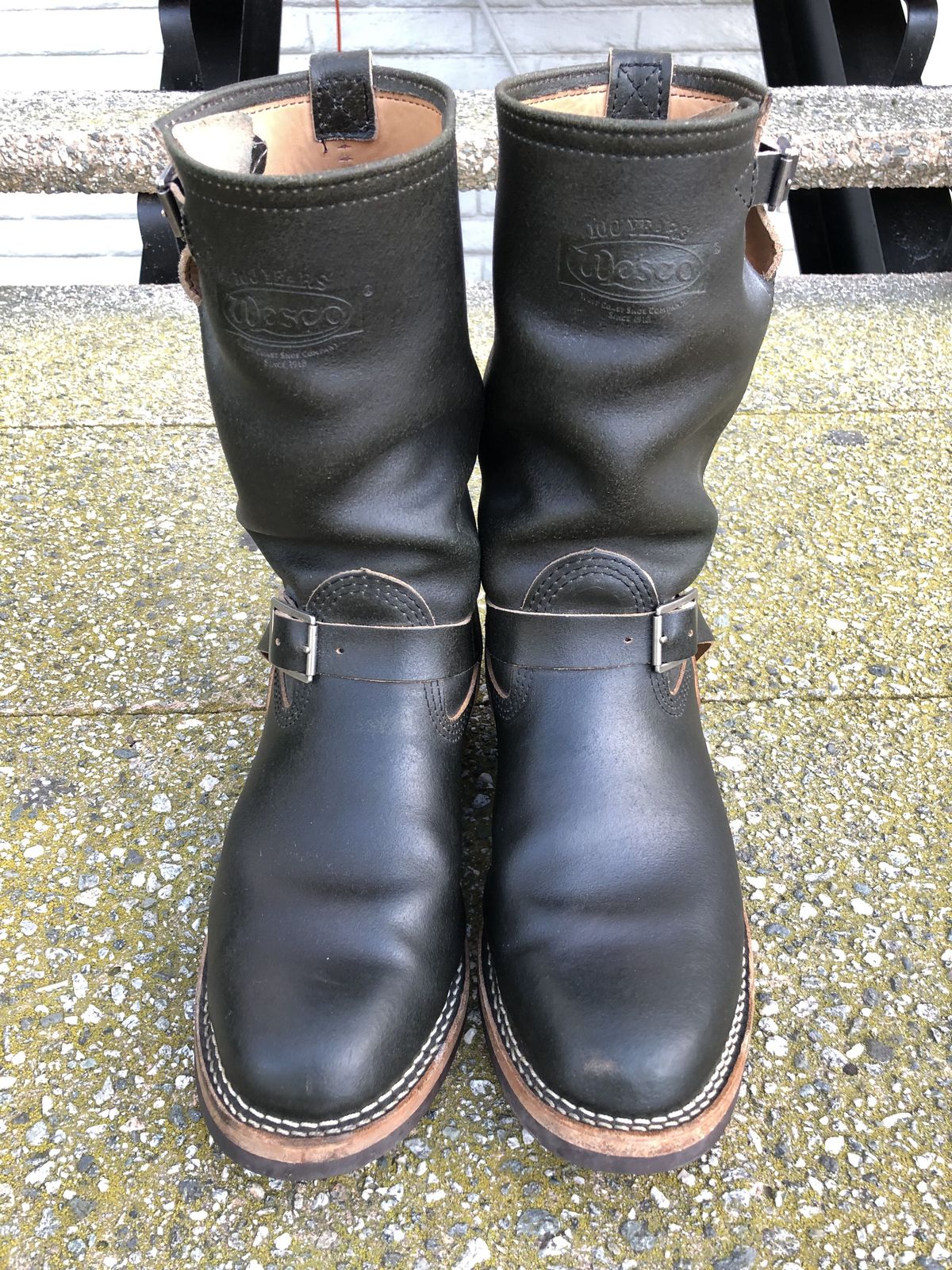 Photo by patinathunderdome on January 4, 2022 of the Wesco Mister Lou in Horween Olive Waxed Flesh.