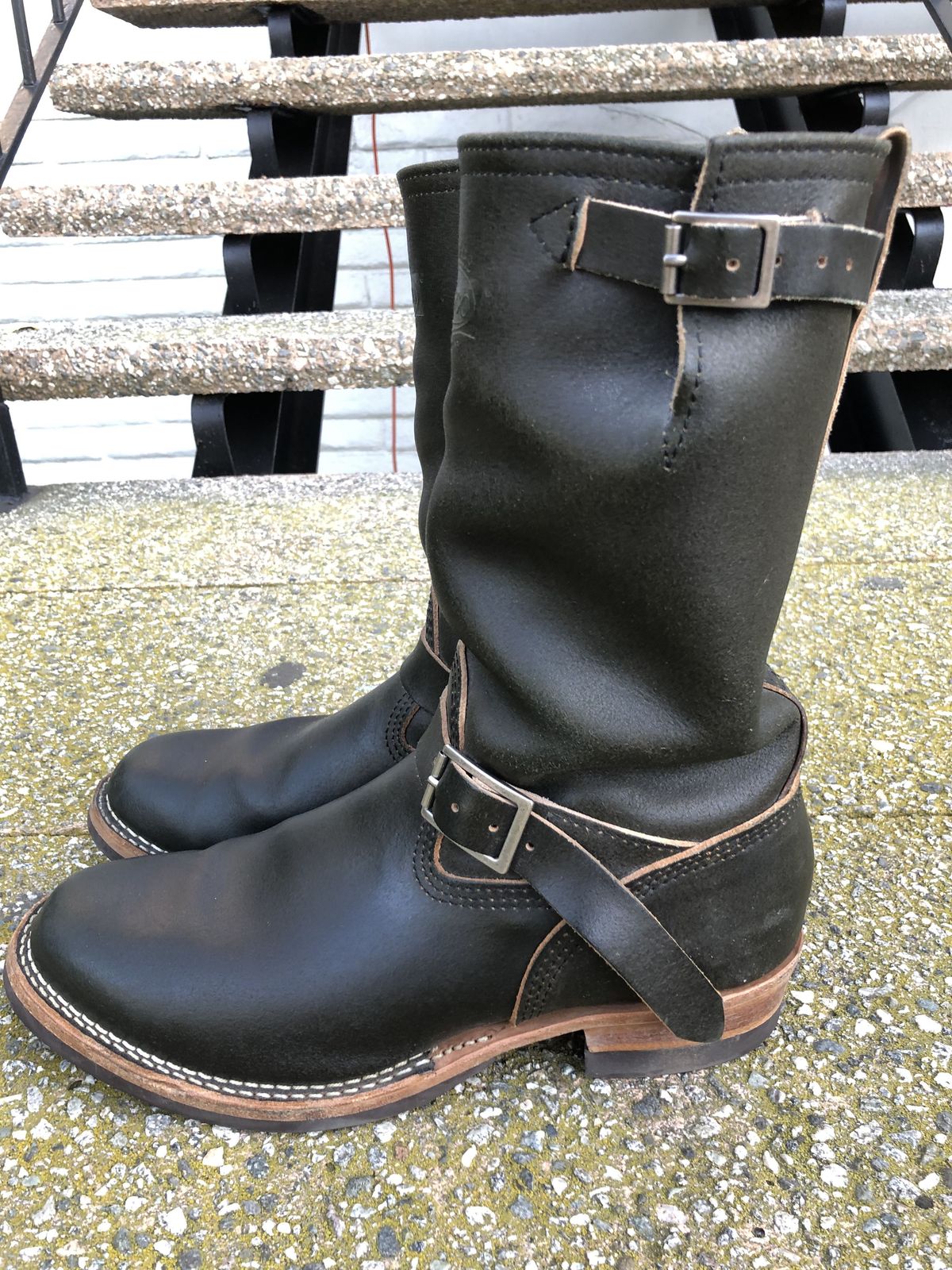 Photo by patinathunderdome on January 4, 2022 of the Wesco Mister Lou in Horween Olive Waxed Flesh.