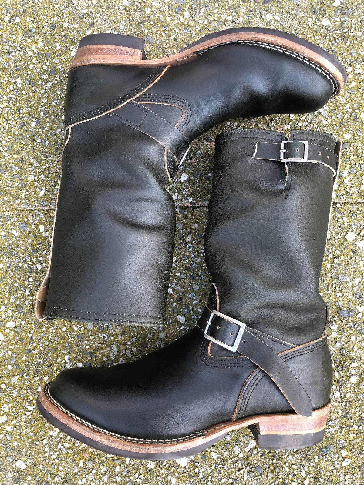Photo by patinathunderdome on January 4, 2022 of the Wesco Mister Lou in Horween Olive Waxed Flesh.