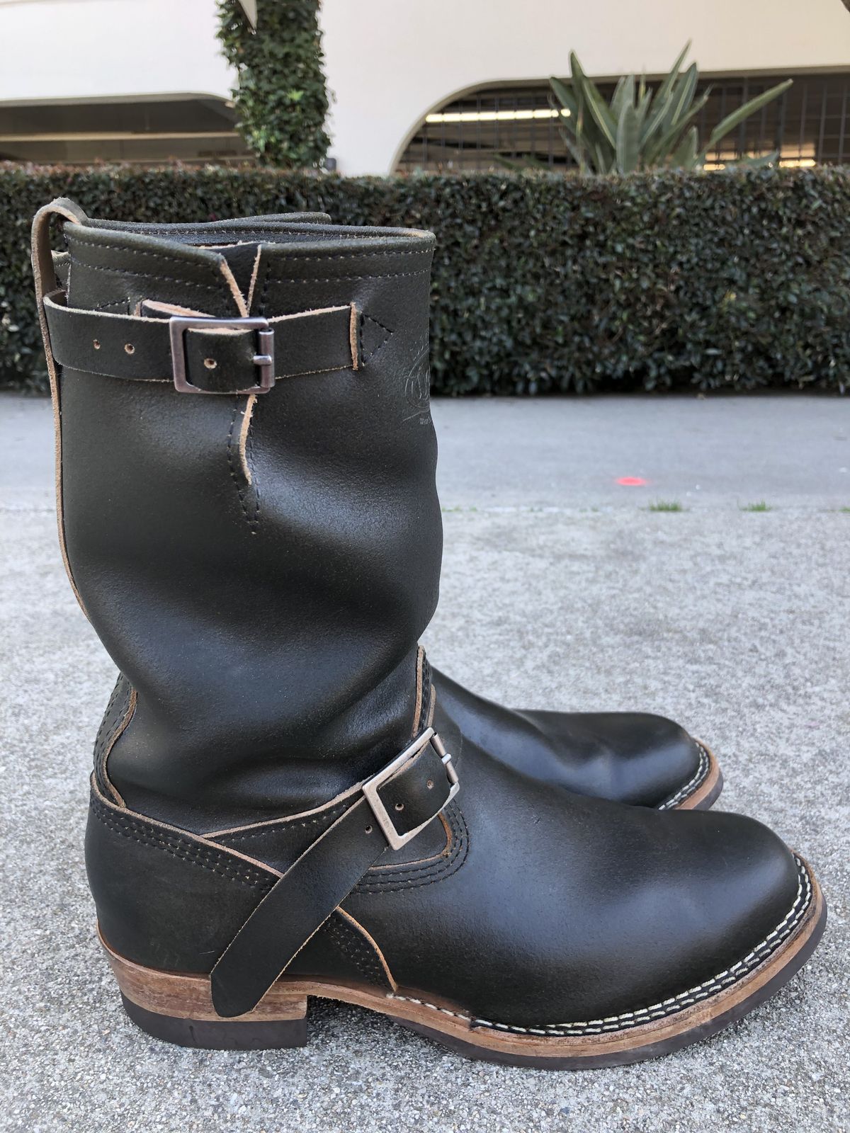 Photo by patinathunderdome on February 2, 2022 of the Wesco Mister Lou in Horween Olive Waxed Flesh.