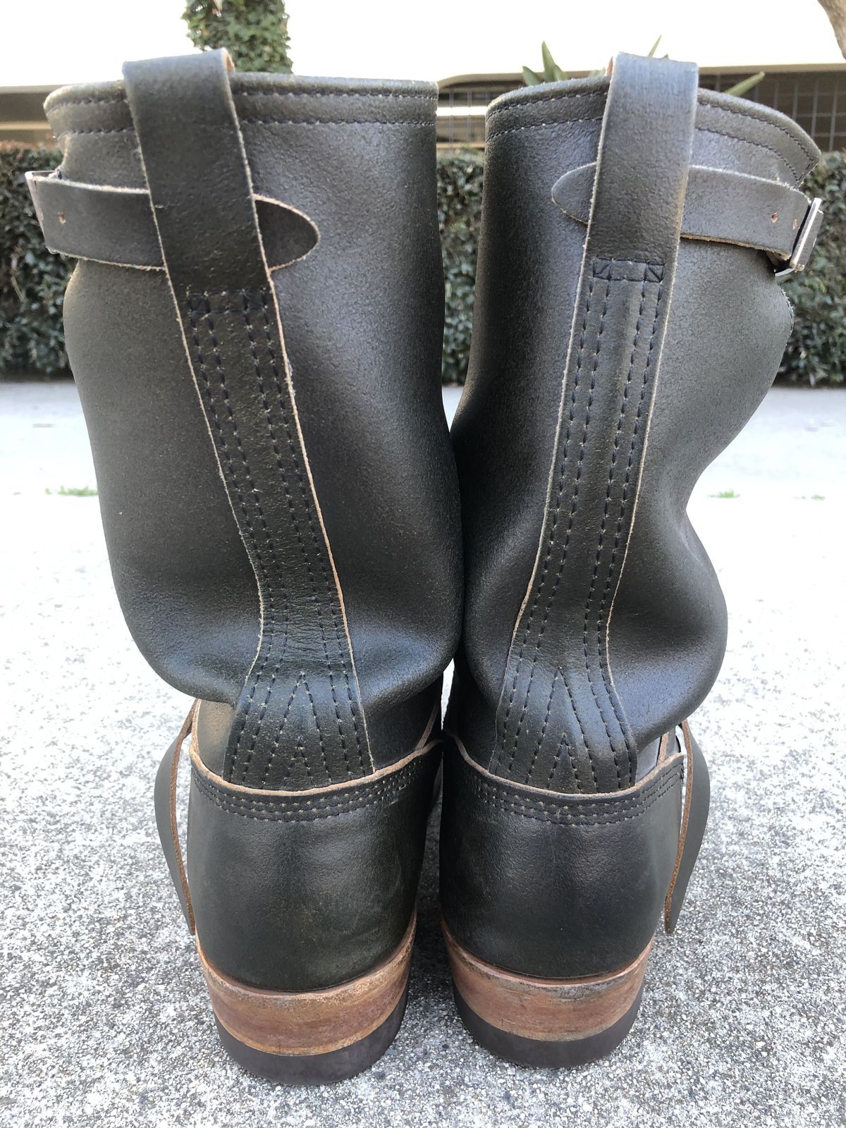 Photo by patinathunderdome on February 2, 2022 of the Wesco Mister Lou in Horween Olive Waxed Flesh.