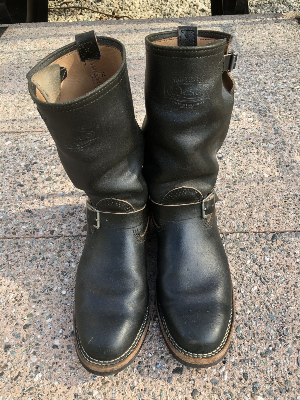 Photo by patinathunderdome on March 3, 2022 of the Wesco Mister Lou in Horween Olive Waxed Flesh.